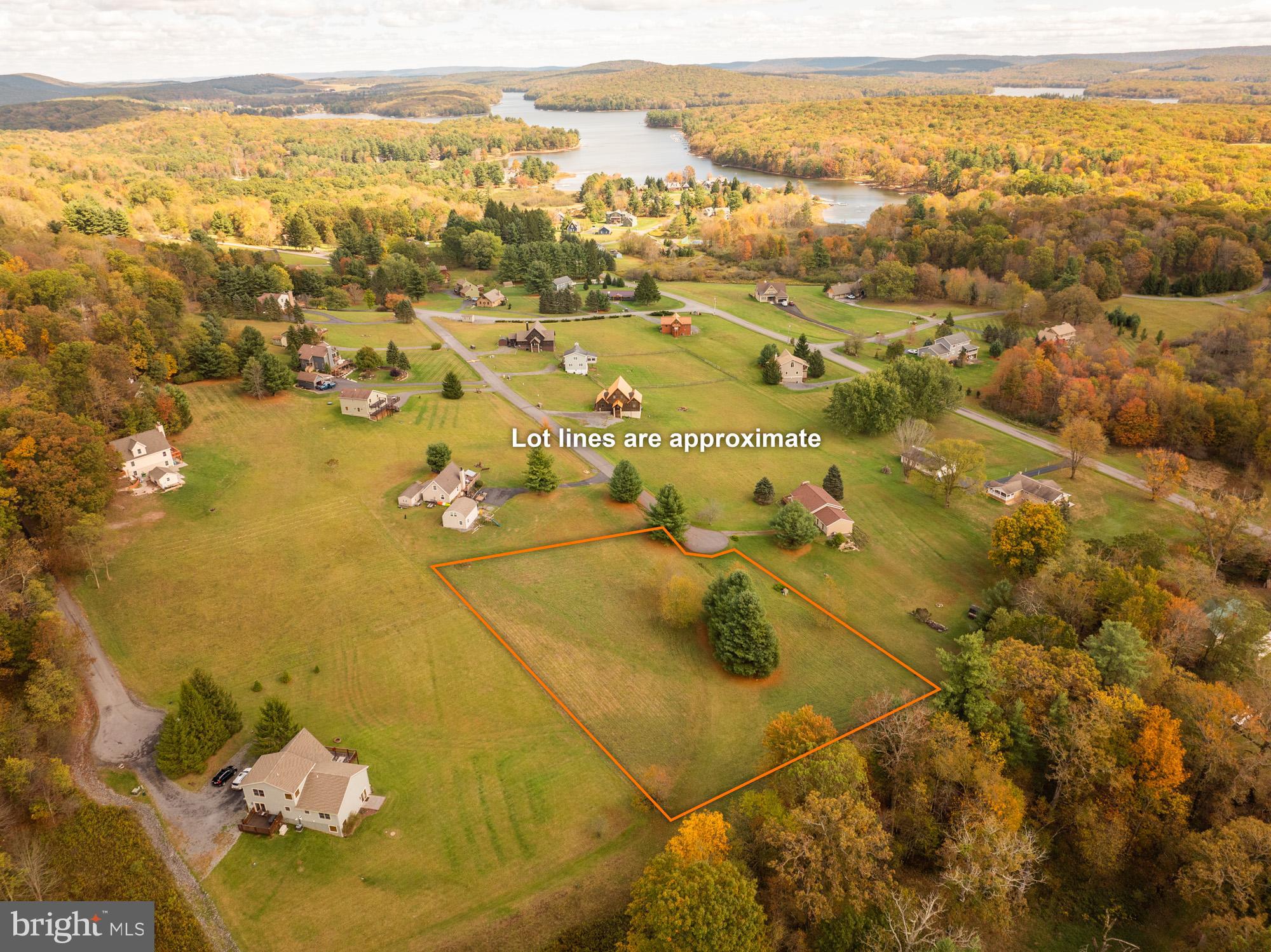 PARADISE POINT - Land