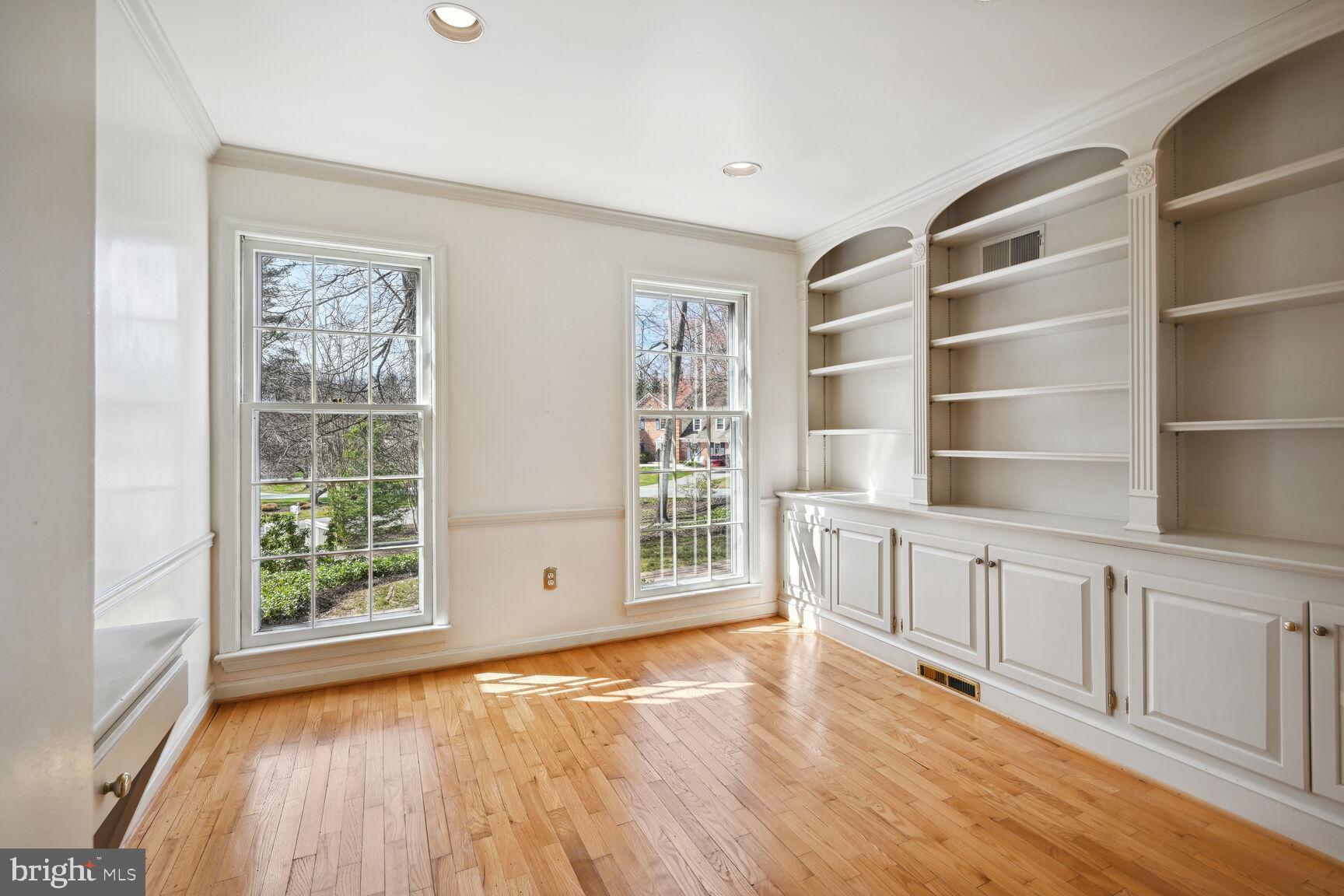 POTOMAC OUTSIDE - Residential