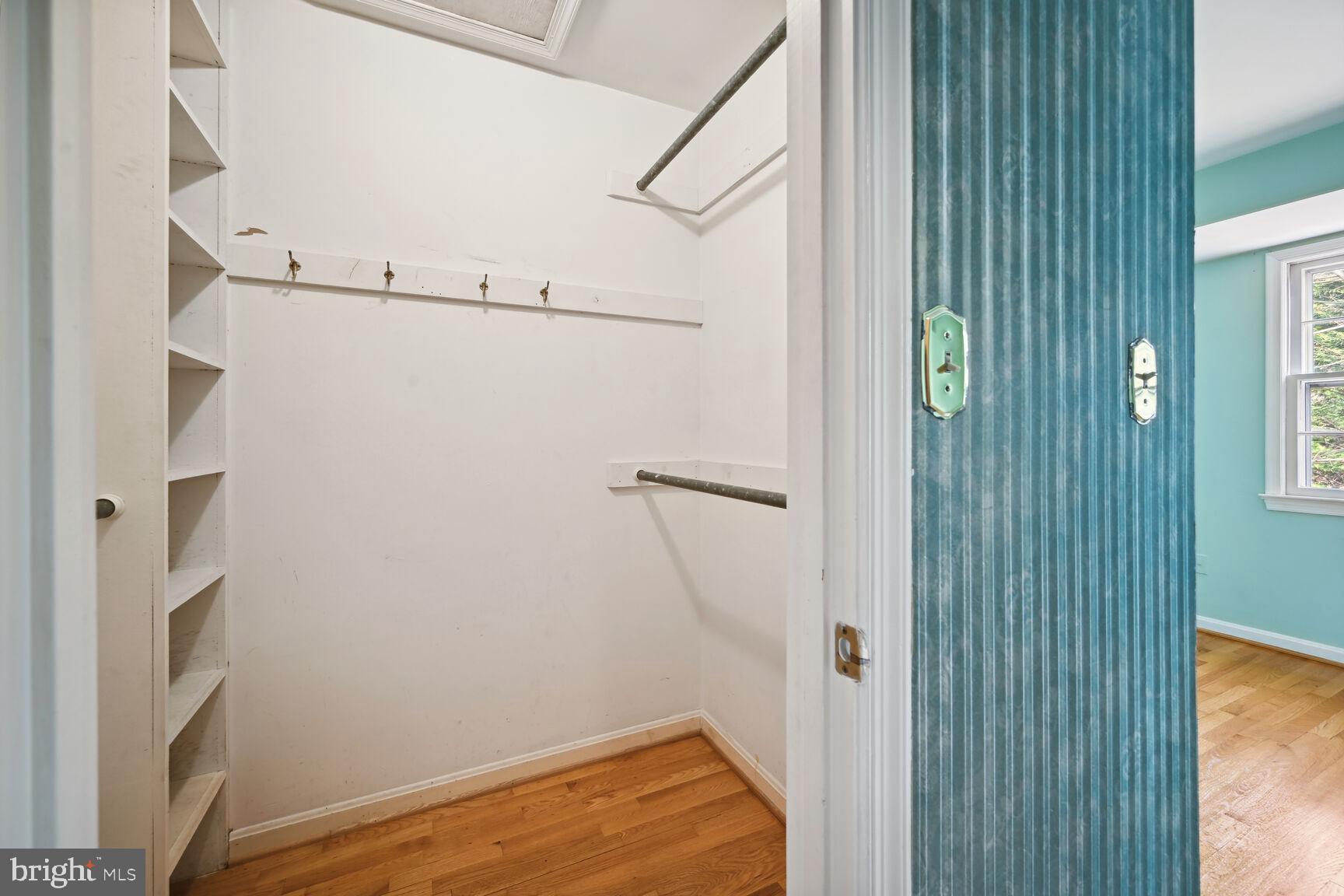 POTOMAC OUTSIDE - Residential