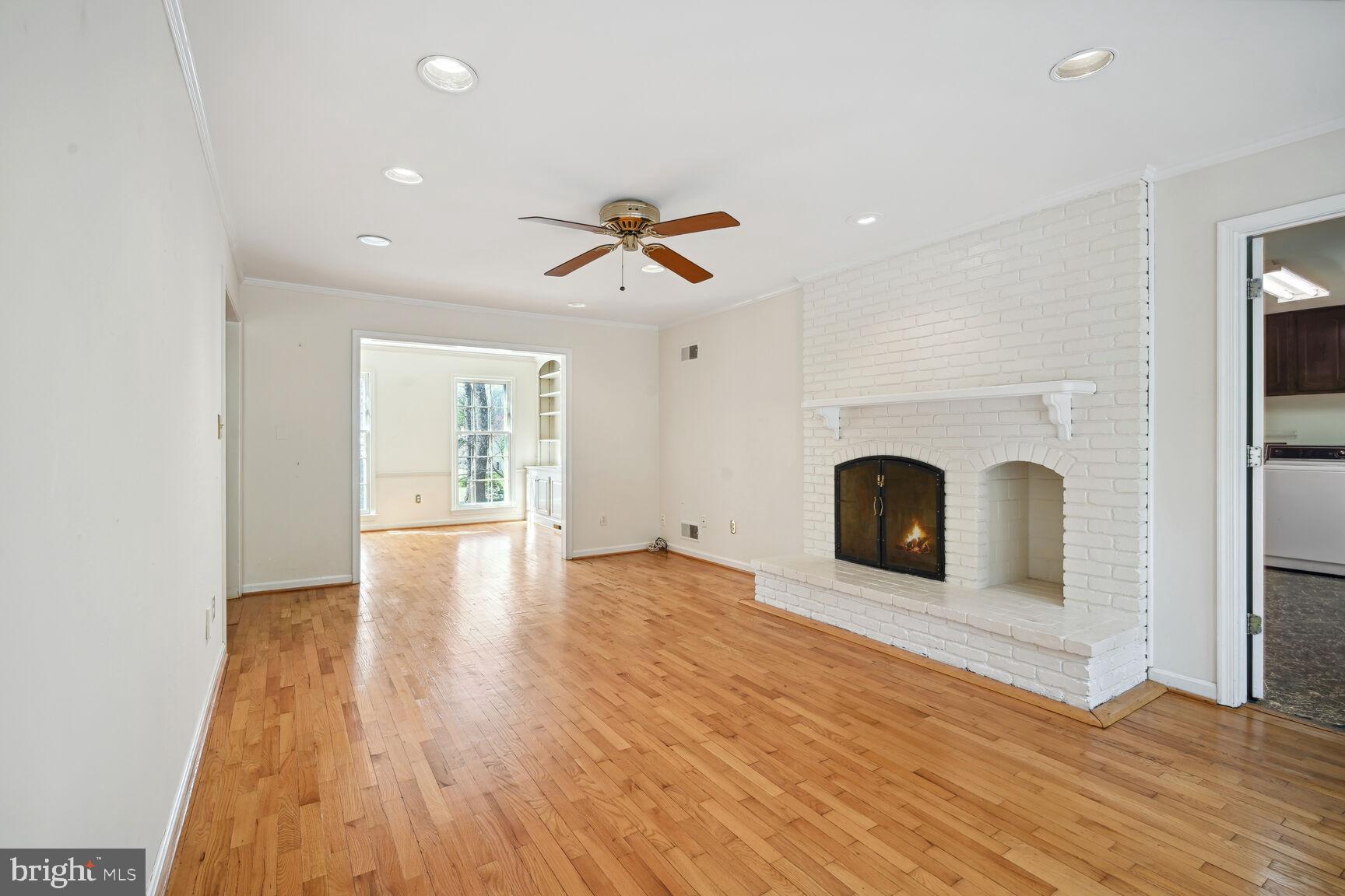 POTOMAC OUTSIDE - Residential