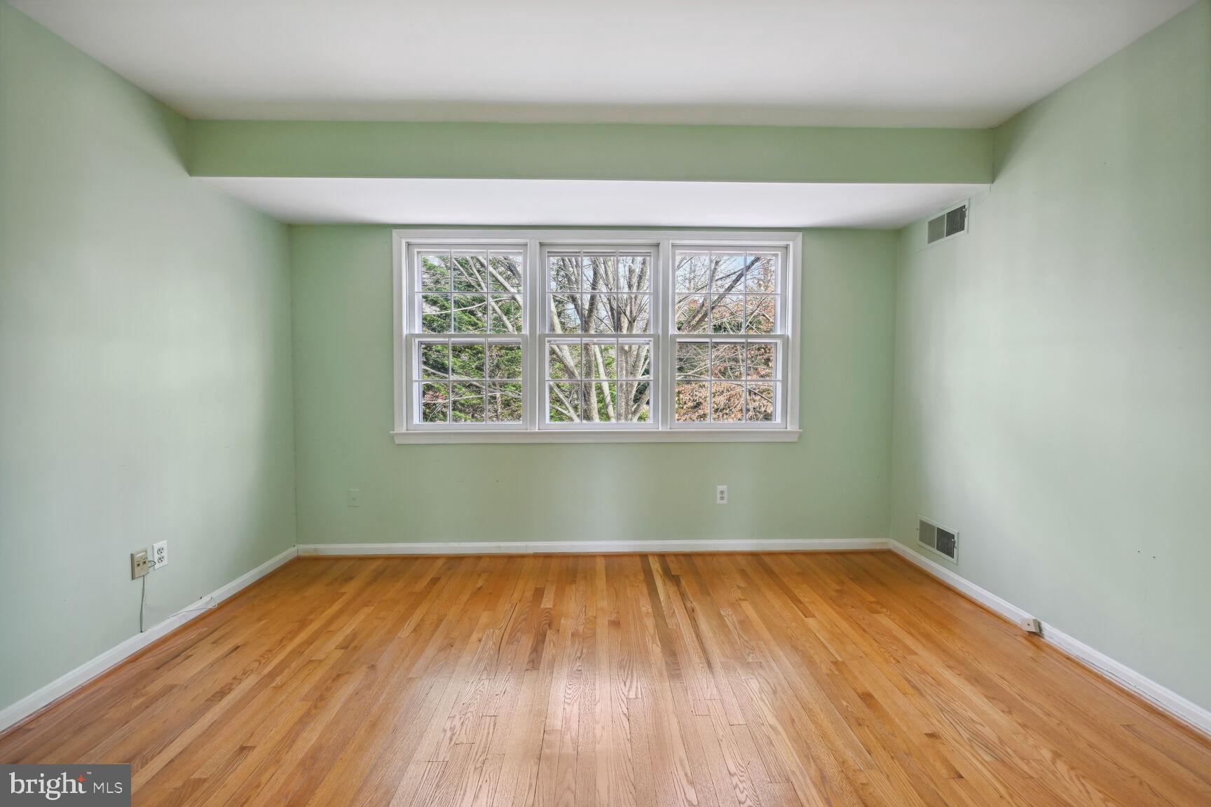 POTOMAC OUTSIDE - Residential