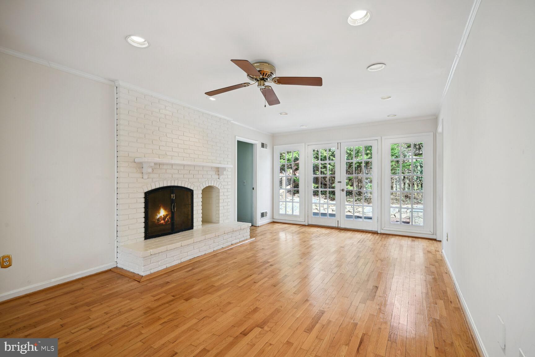 POTOMAC OUTSIDE - Residential