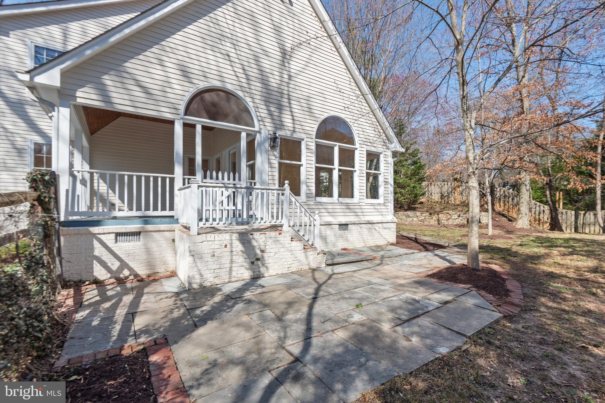 POTOMAC OUTSIDE - Residential