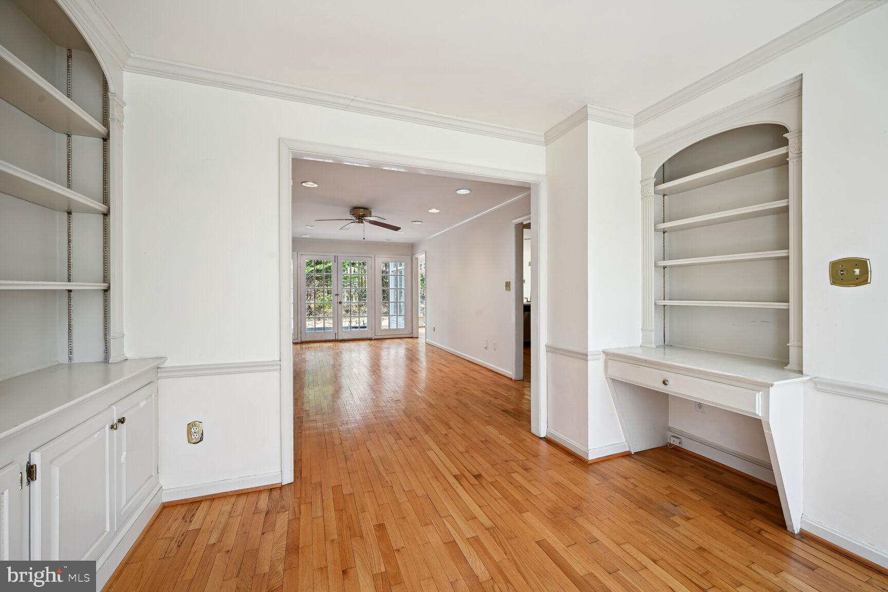 POTOMAC OUTSIDE - Residential