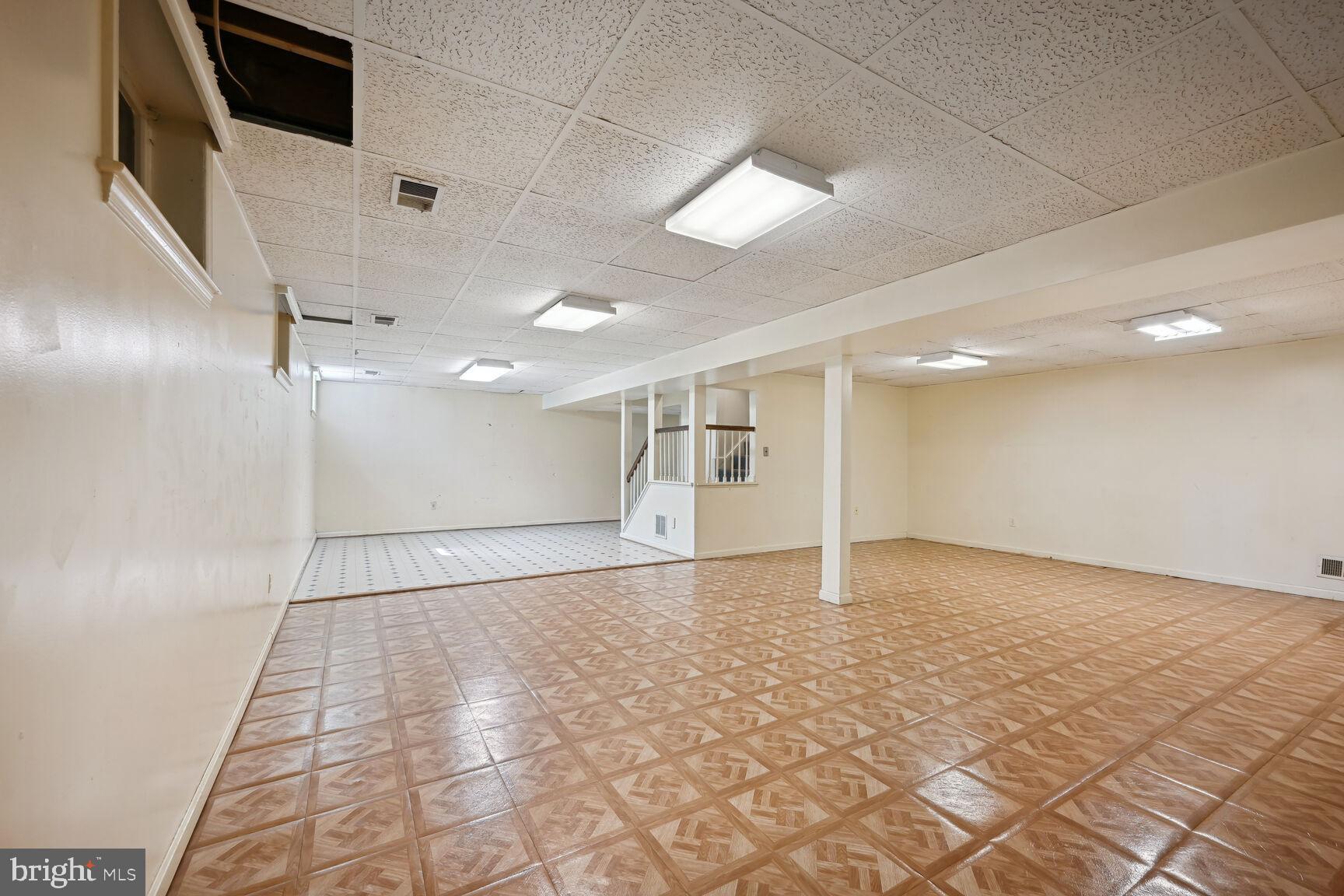 POTOMAC OUTSIDE - Residential