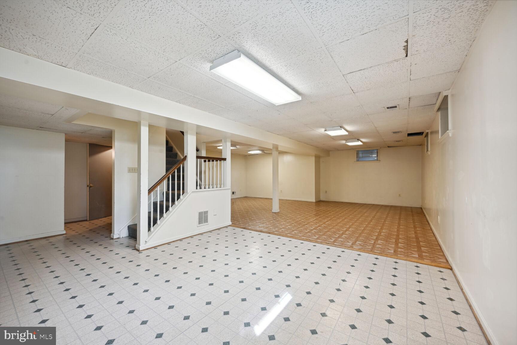 POTOMAC OUTSIDE - Residential