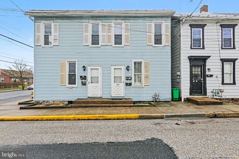 172 E PENN STREET CARLISLE PA 17013