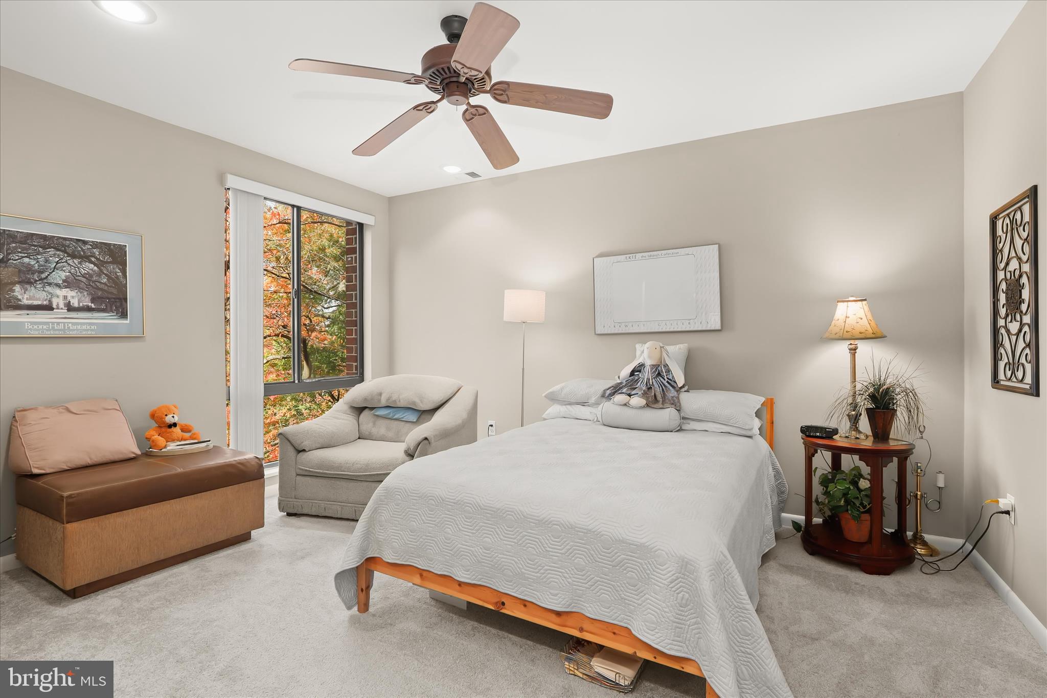 SUBURBAN OAKS - Residential