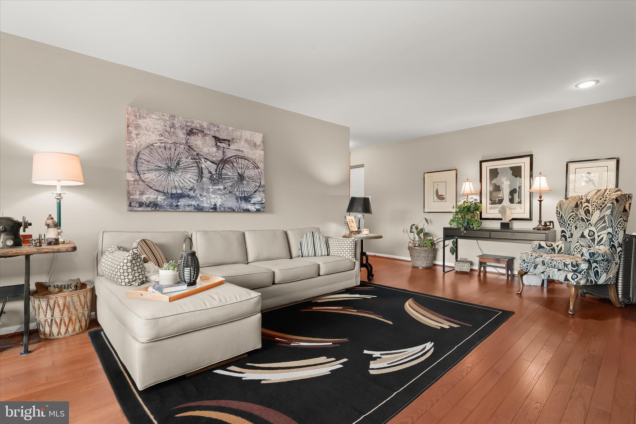 SUBURBAN OAKS - Residential