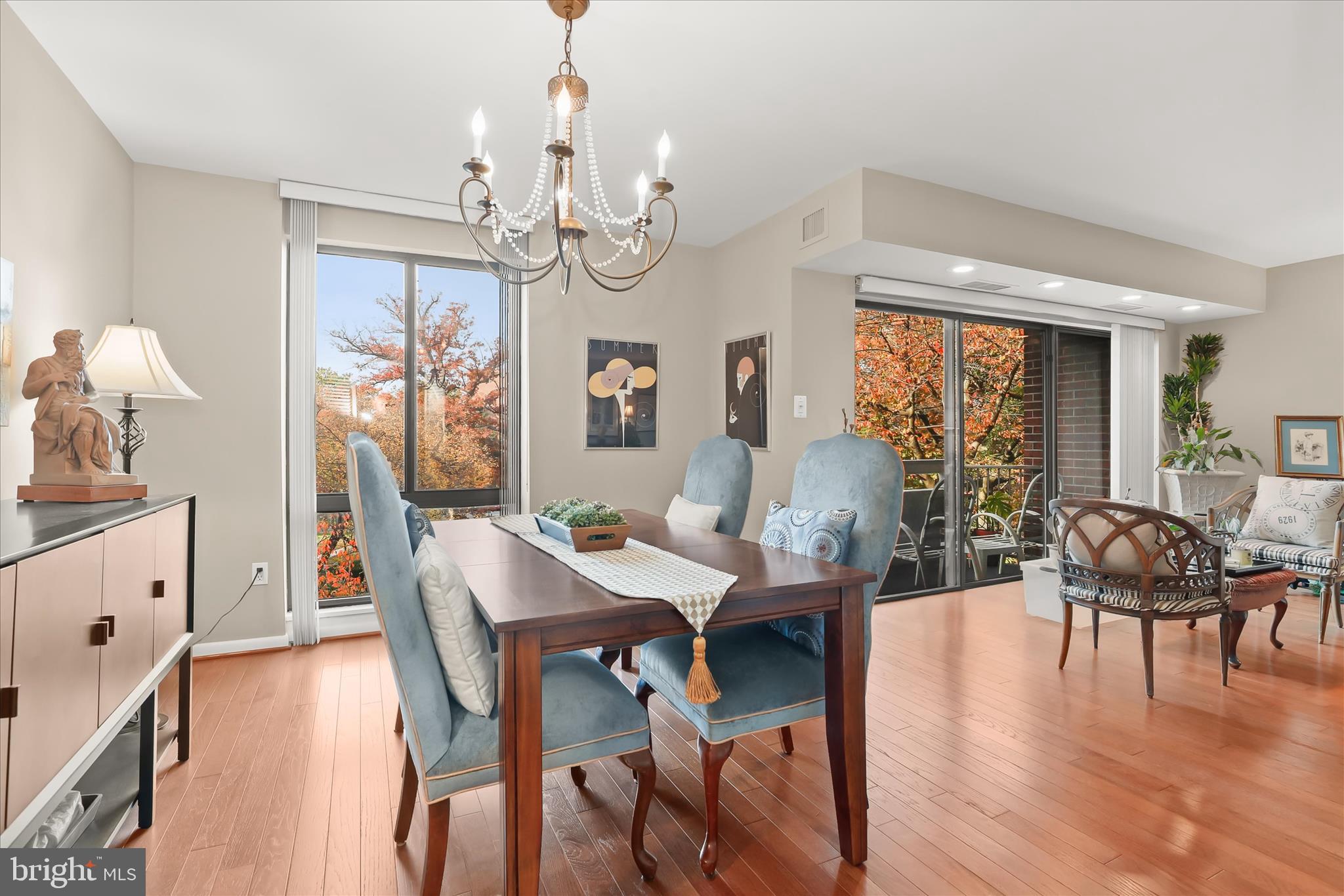 SUBURBAN OAKS - Residential