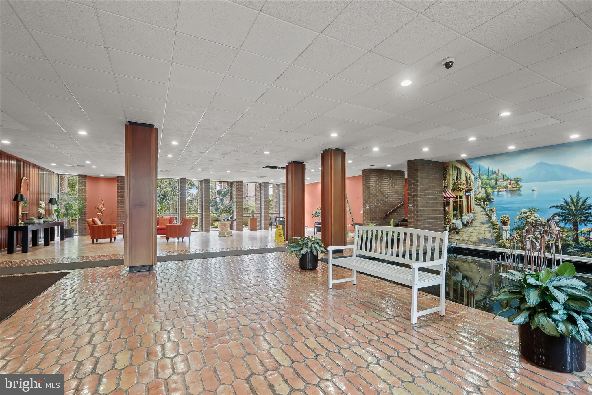 SUBURBAN OAKS - Residential