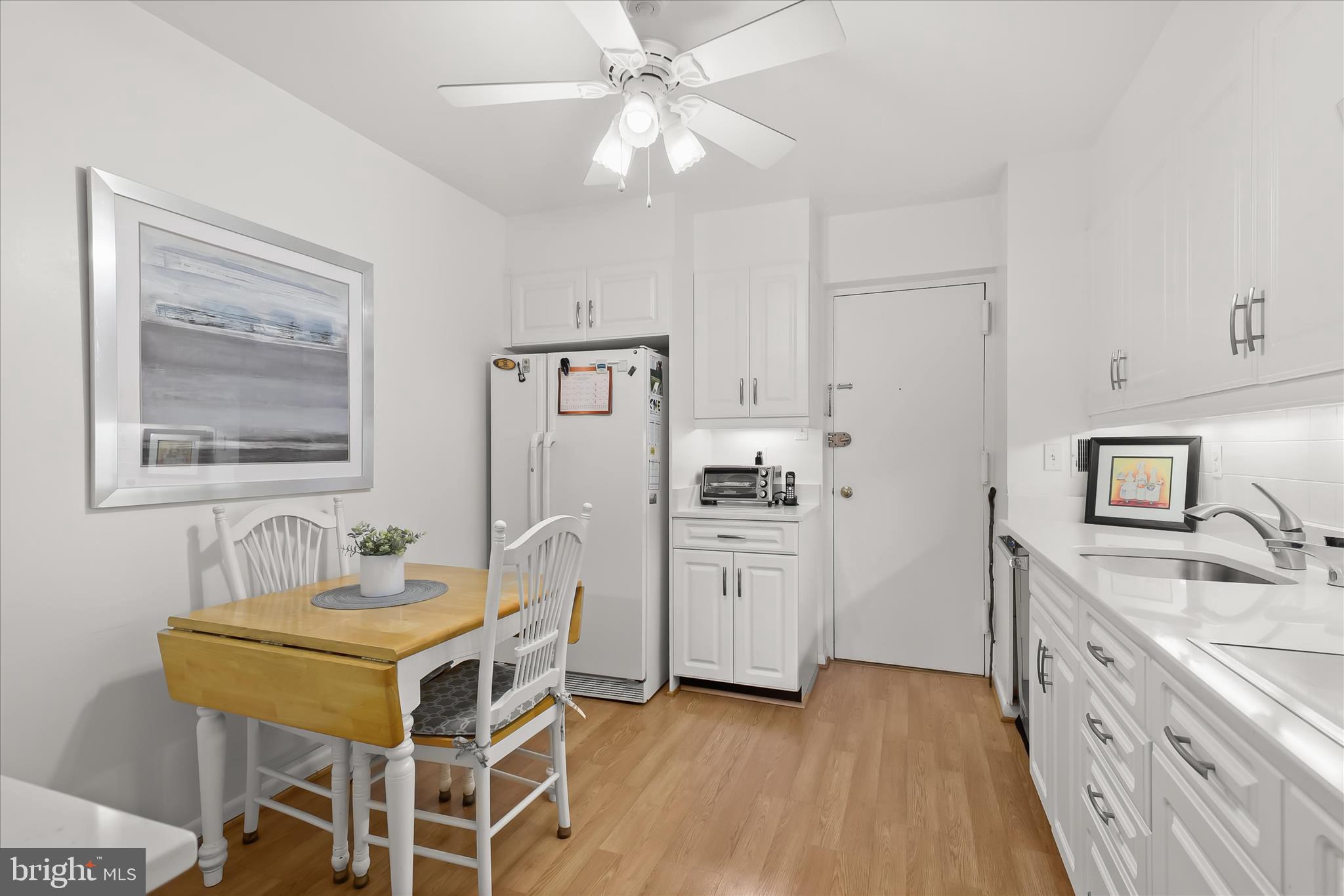 SUBURBAN OAKS - Residential