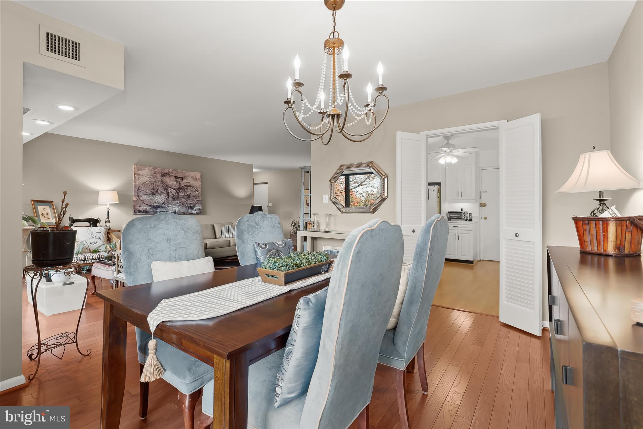 SUBURBAN OAKS - Residential