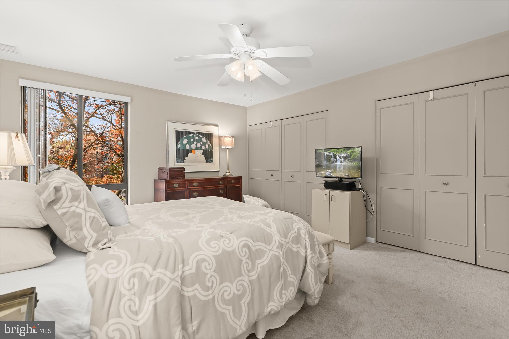 SUBURBAN OAKS - Residential