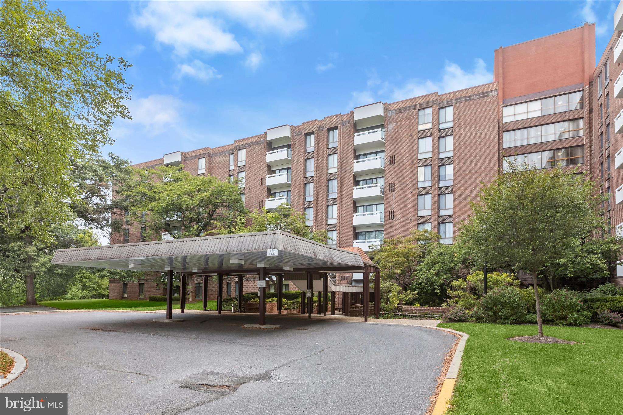 SUBURBAN OAKS - Residential