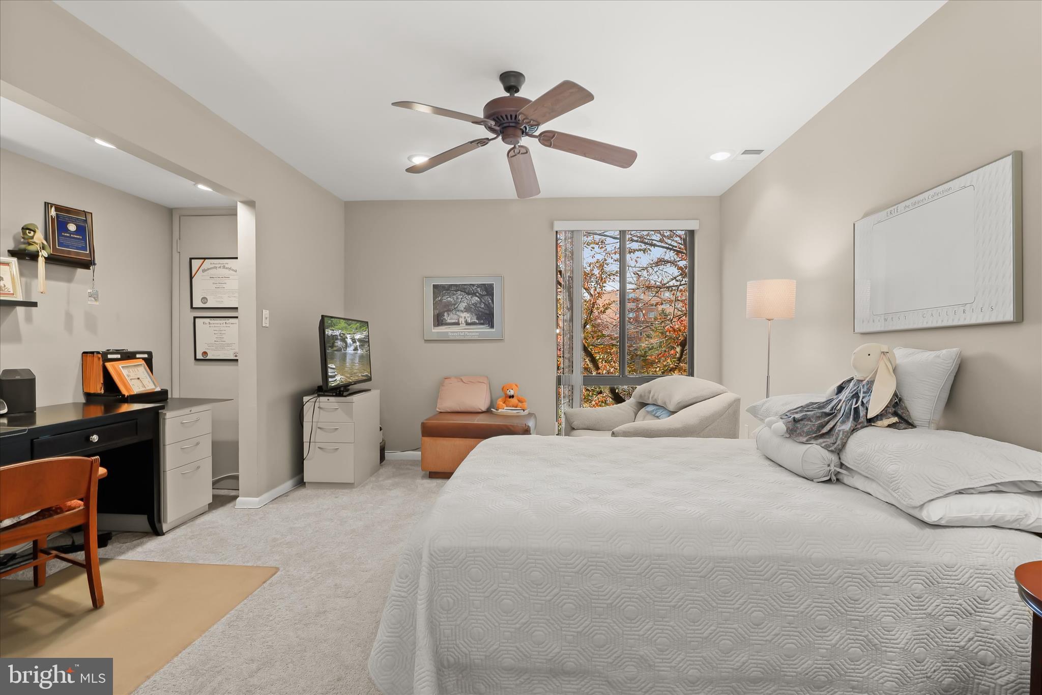 SUBURBAN OAKS - Residential