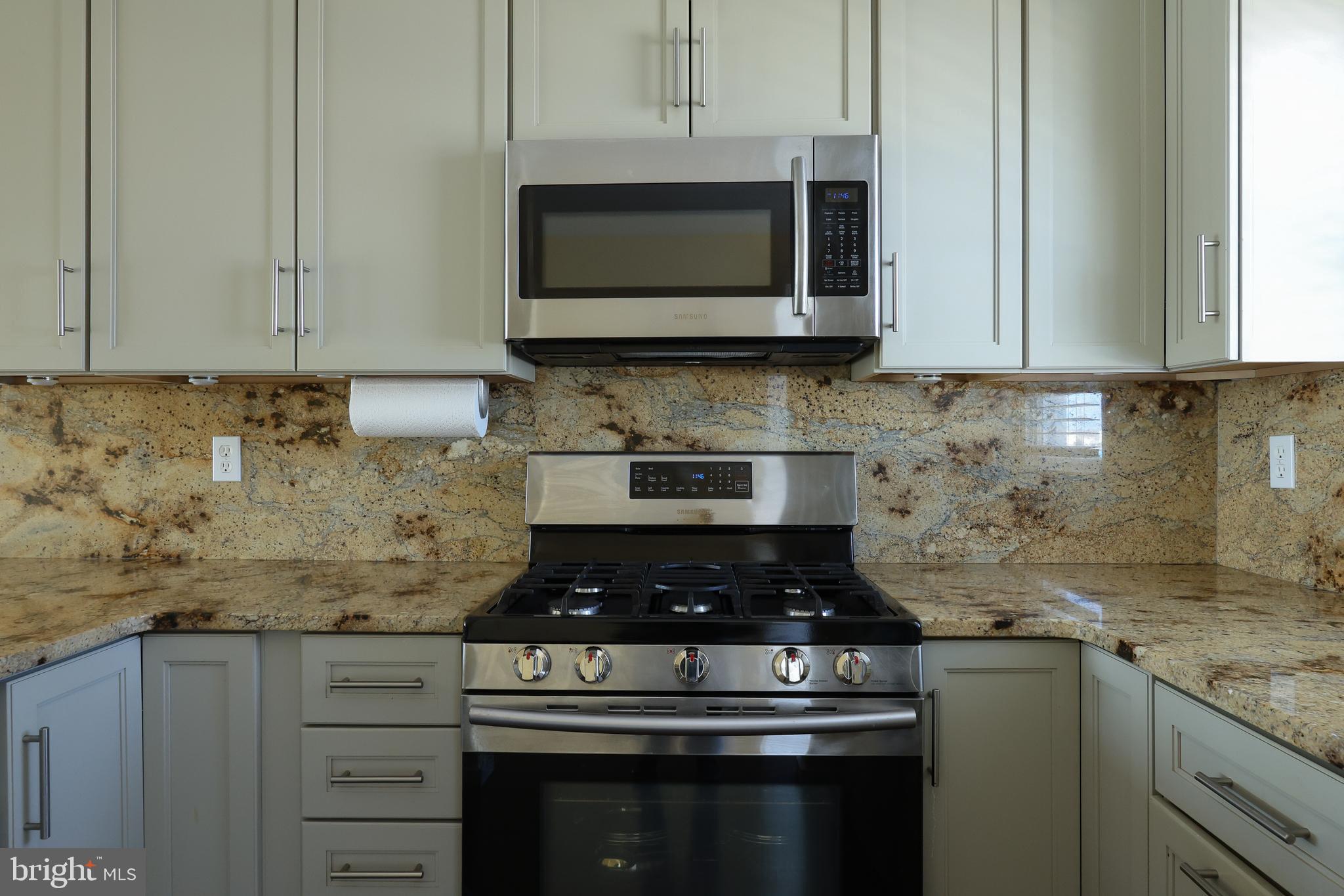 MYSTIC ISLAND - HICKORY ISLAND - Residential