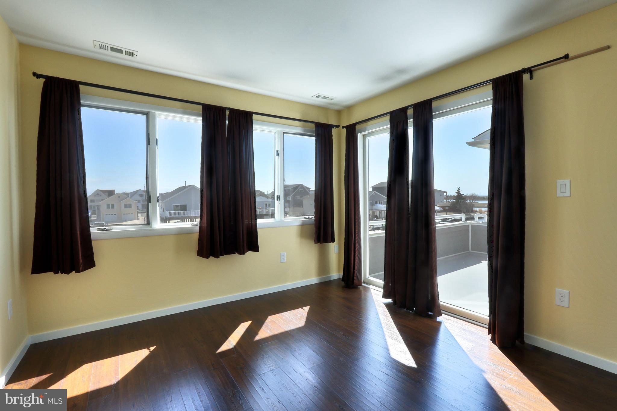 MYSTIC ISLAND - HICKORY ISLAND - Residential