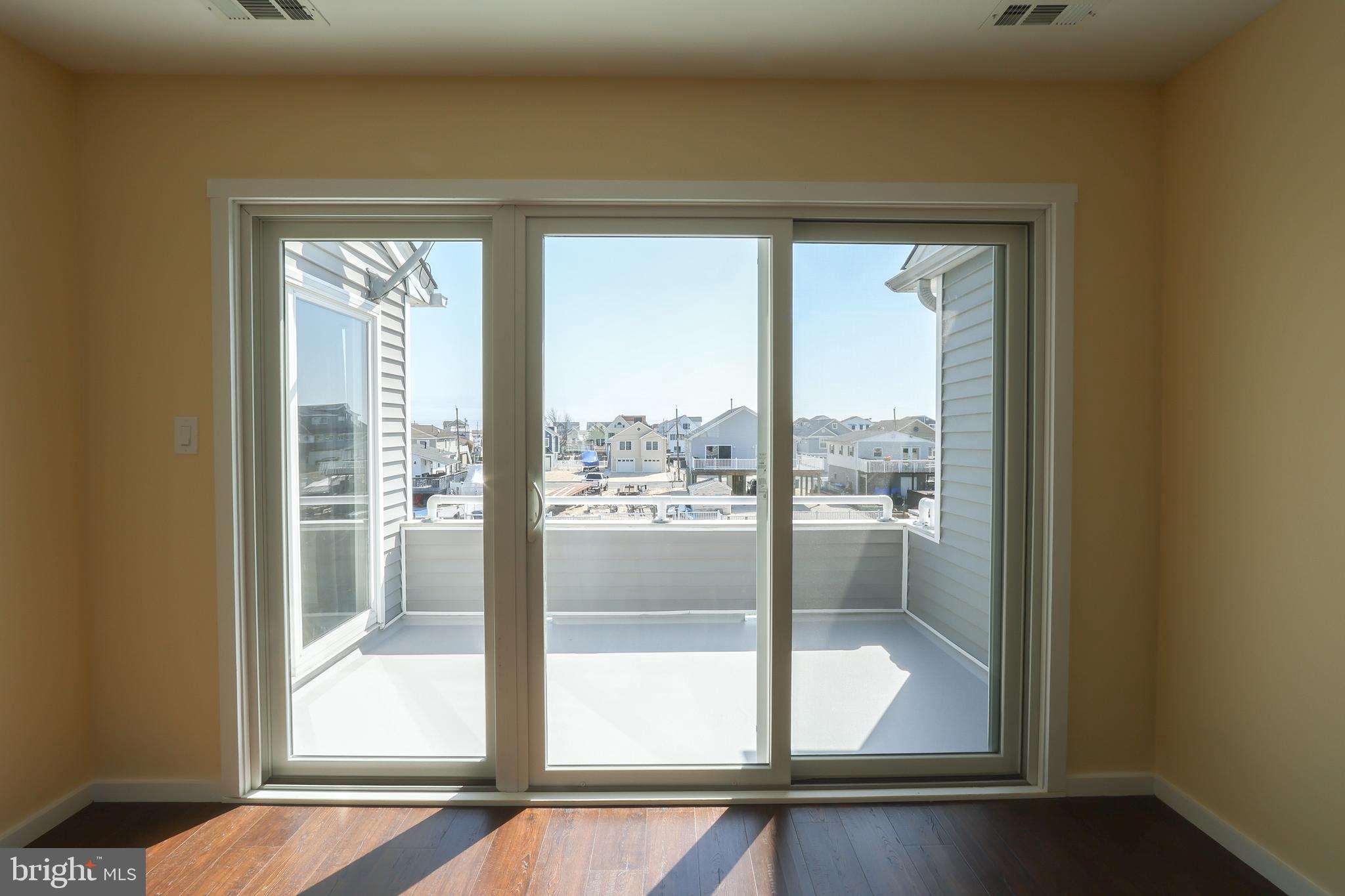 MYSTIC ISLAND - HICKORY ISLAND - Residential