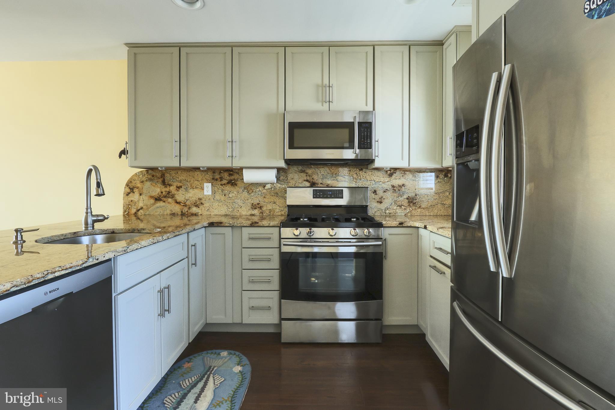 MYSTIC ISLAND - HICKORY ISLAND - Residential