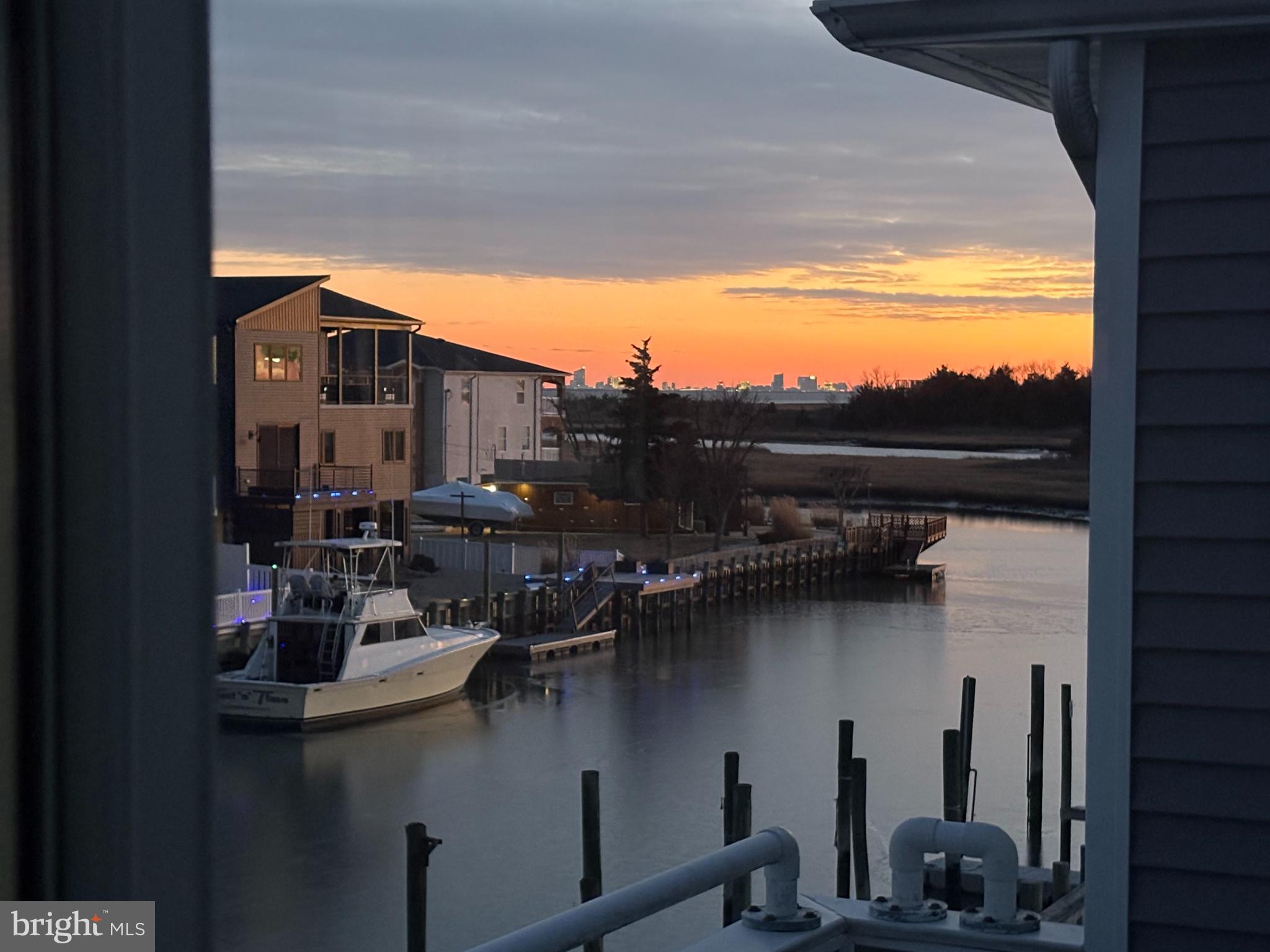 MYSTIC ISLAND - HICKORY ISLAND - Residential