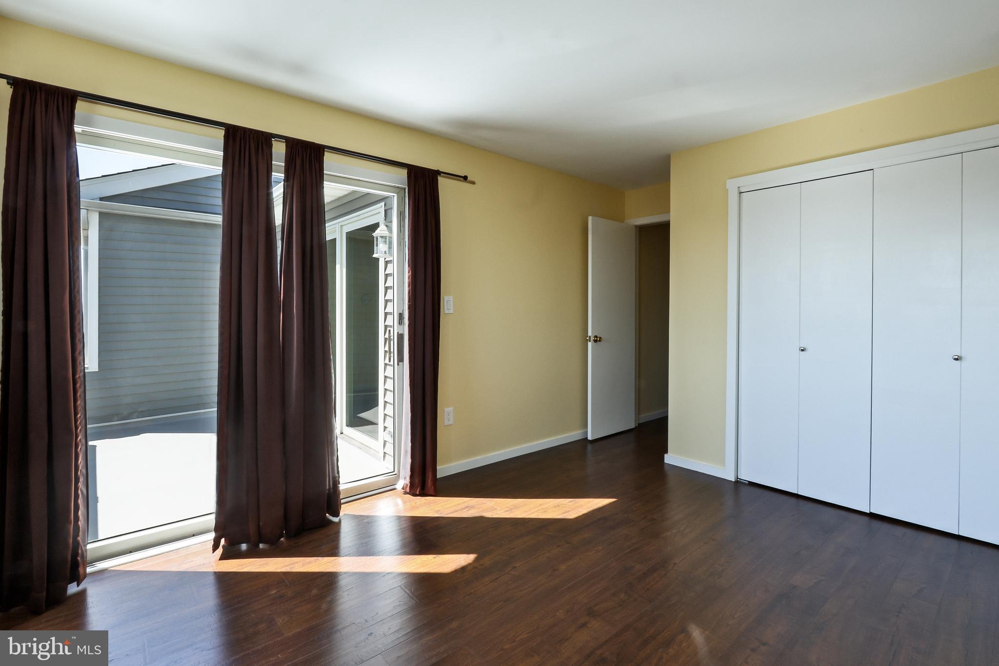 MYSTIC ISLAND - HICKORY ISLAND - Residential