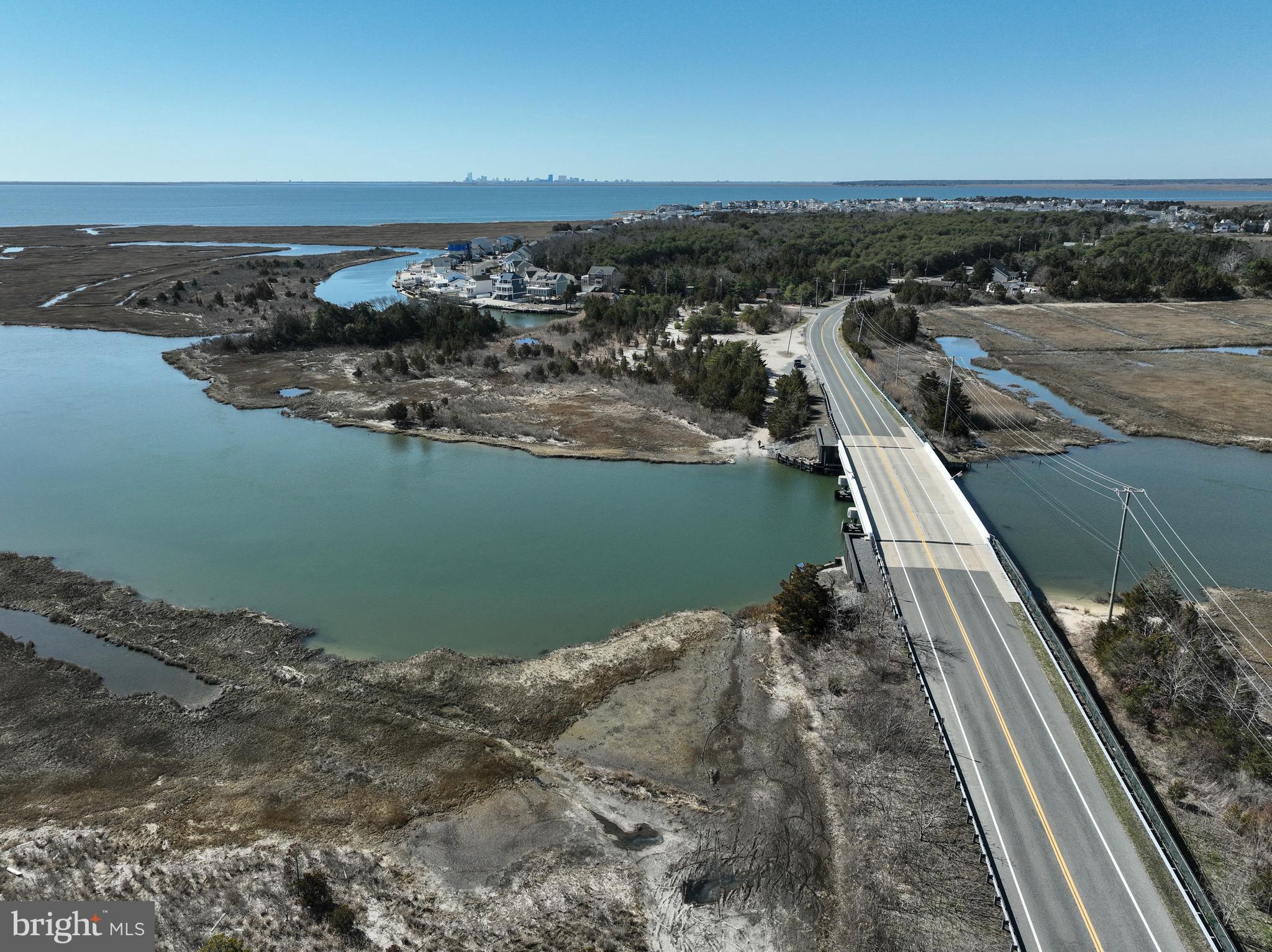 MYSTIC ISLAND - HICKORY ISLAND - Residential