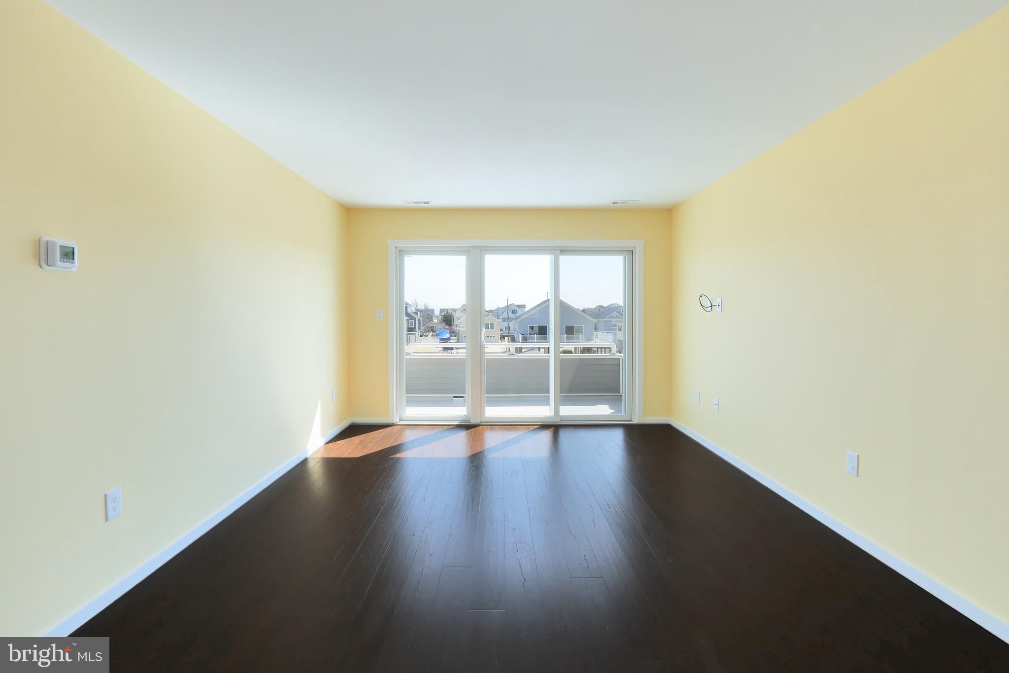 MYSTIC ISLAND - HICKORY ISLAND - Residential