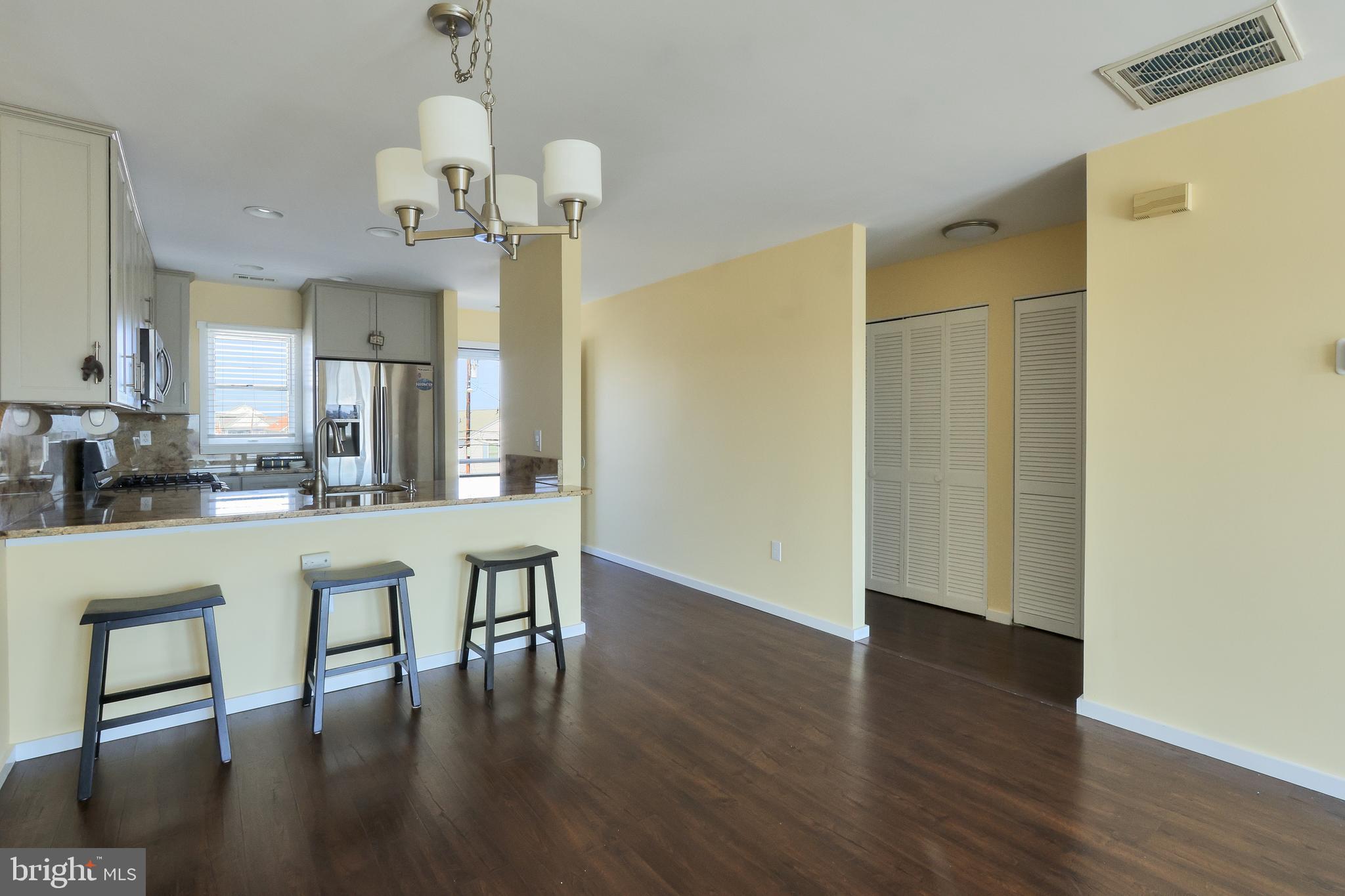 MYSTIC ISLAND - HICKORY ISLAND - Residential