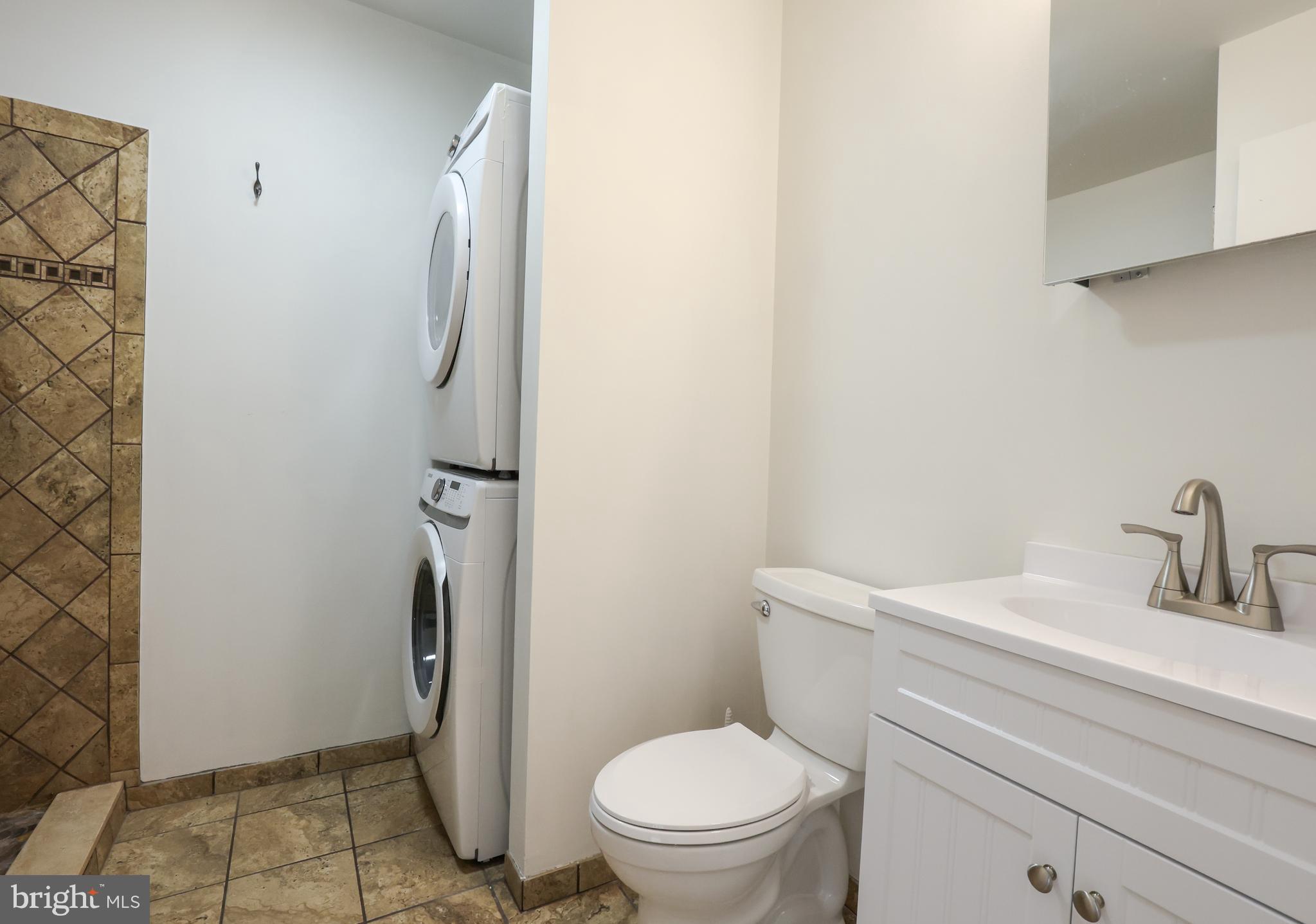 MYSTIC ISLAND - HICKORY ISLAND - Residential