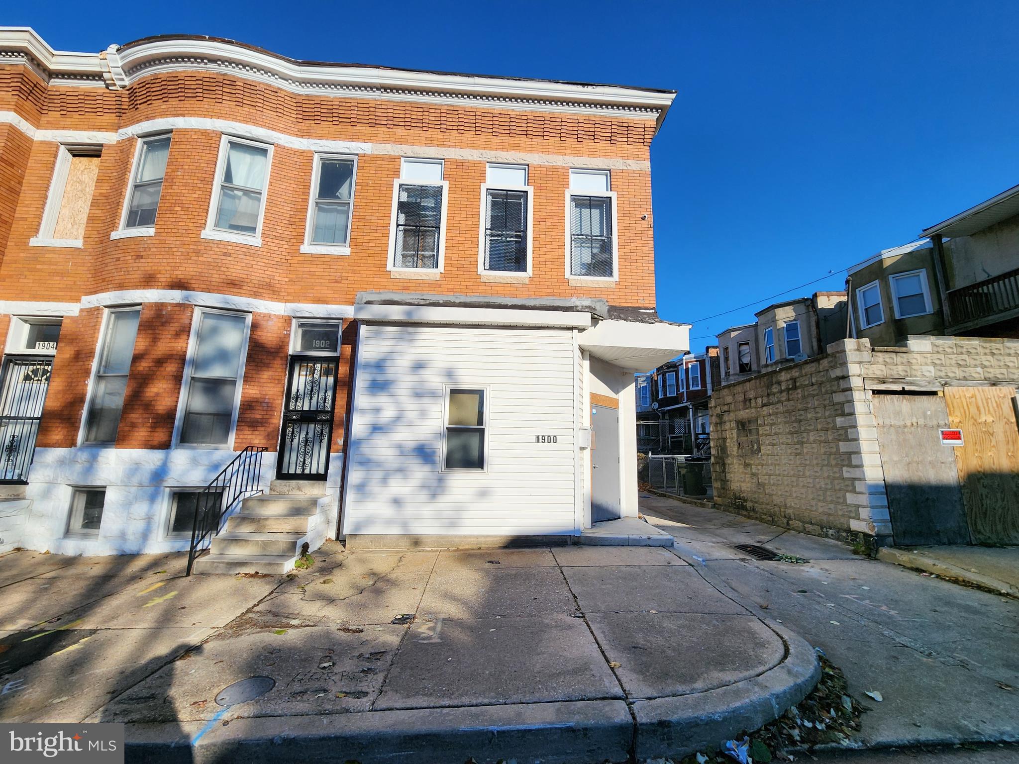 POST AUCTION: MAKE AN OFFER! 2 Story Multi Unit Townhouse located in the Penrose area of Baltimore City. Property is believed to be set up as 5 separately metered units. Residents can enjoy the nearby attractions such as Grace Medical Center, West Baltimore MARC Station, Westside Shopping Center, Mount Clare Junction Shopping Center, Carroll Park, & Carroll Park Golf Course. Property is Occupied but will be delivered. Easy Access to Major Traffic Artery Edmondson Ave. Deposit: $25,000.