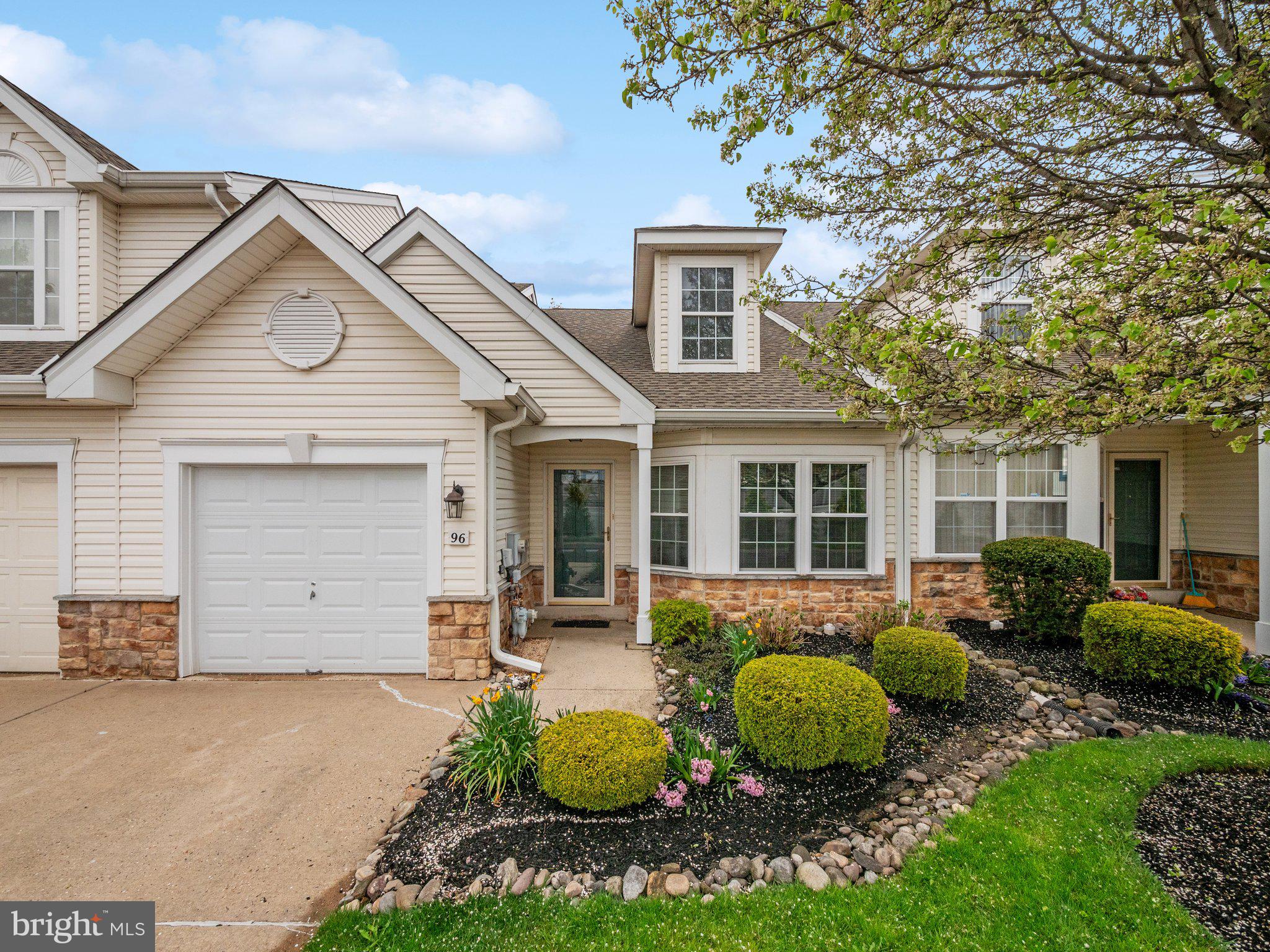 VLG OF NORTHAMPTON - Residential