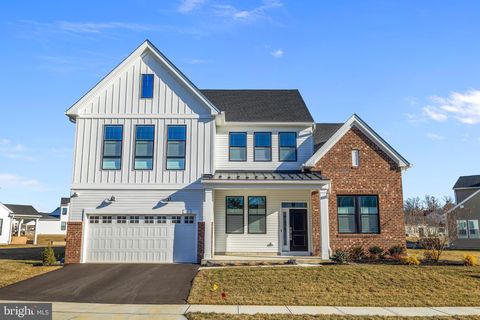 Photo of 30 Ross, CRANBURY, NJ 08512 (MLS # NJMX2011066)