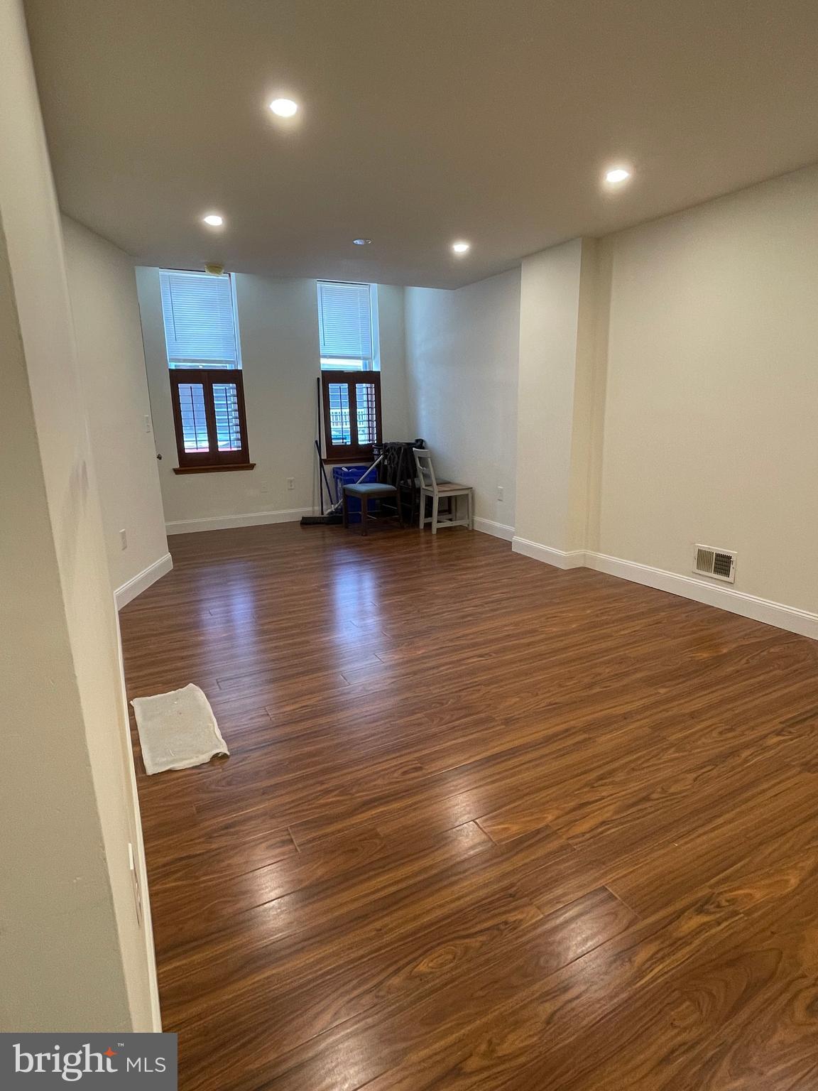 1432 W VENANGO STREET UNIT 1