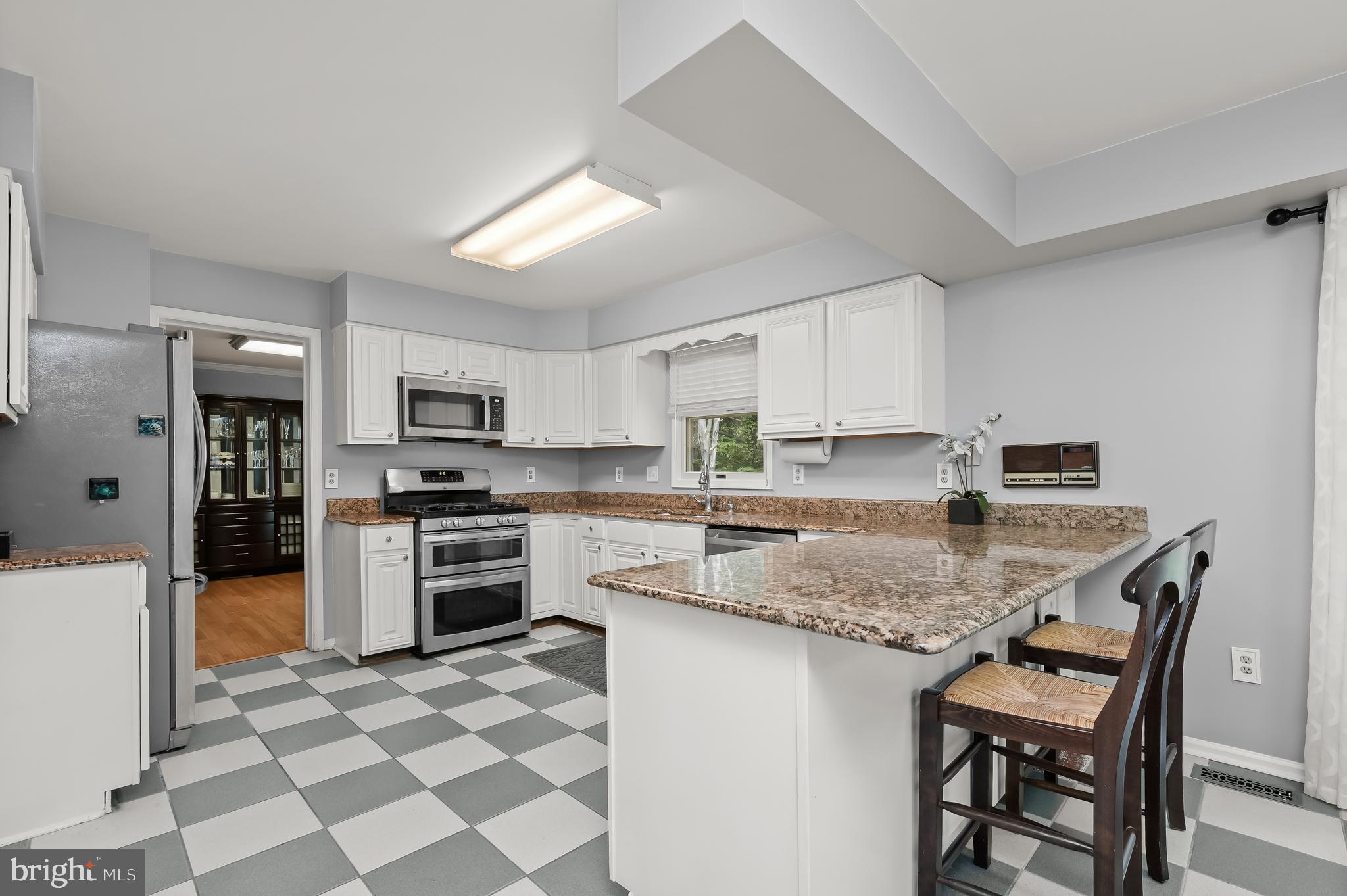 BROOKVILLE KNOLLS - Residential