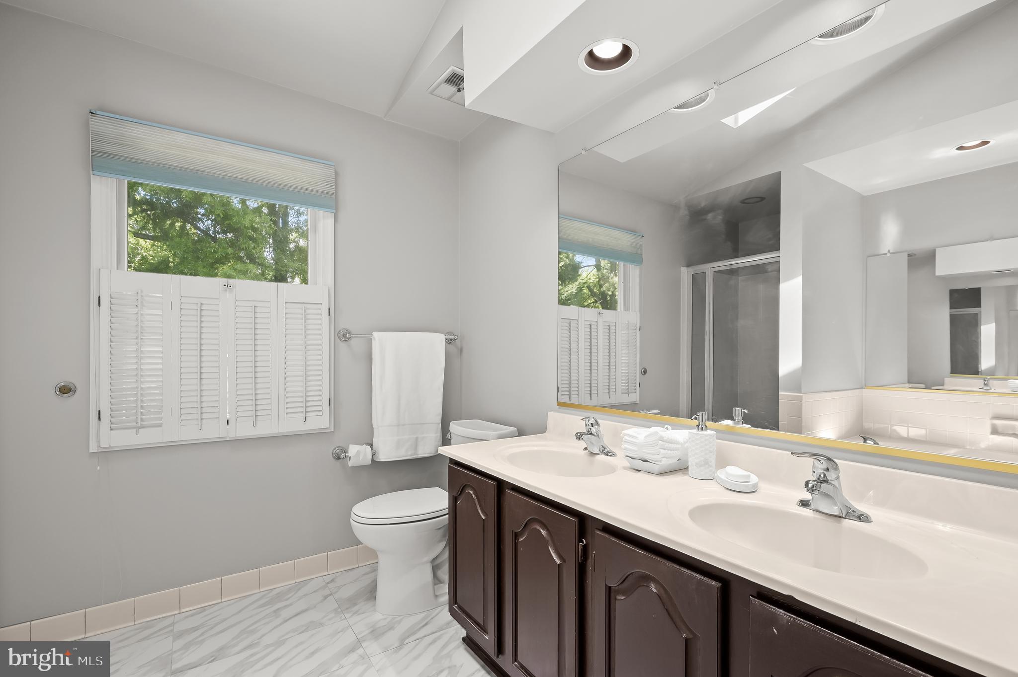 BROOKVILLE KNOLLS - Residential