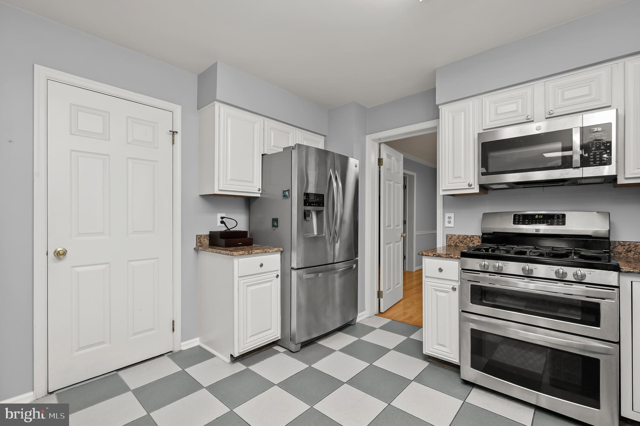 BROOKVILLE KNOLLS - Residential