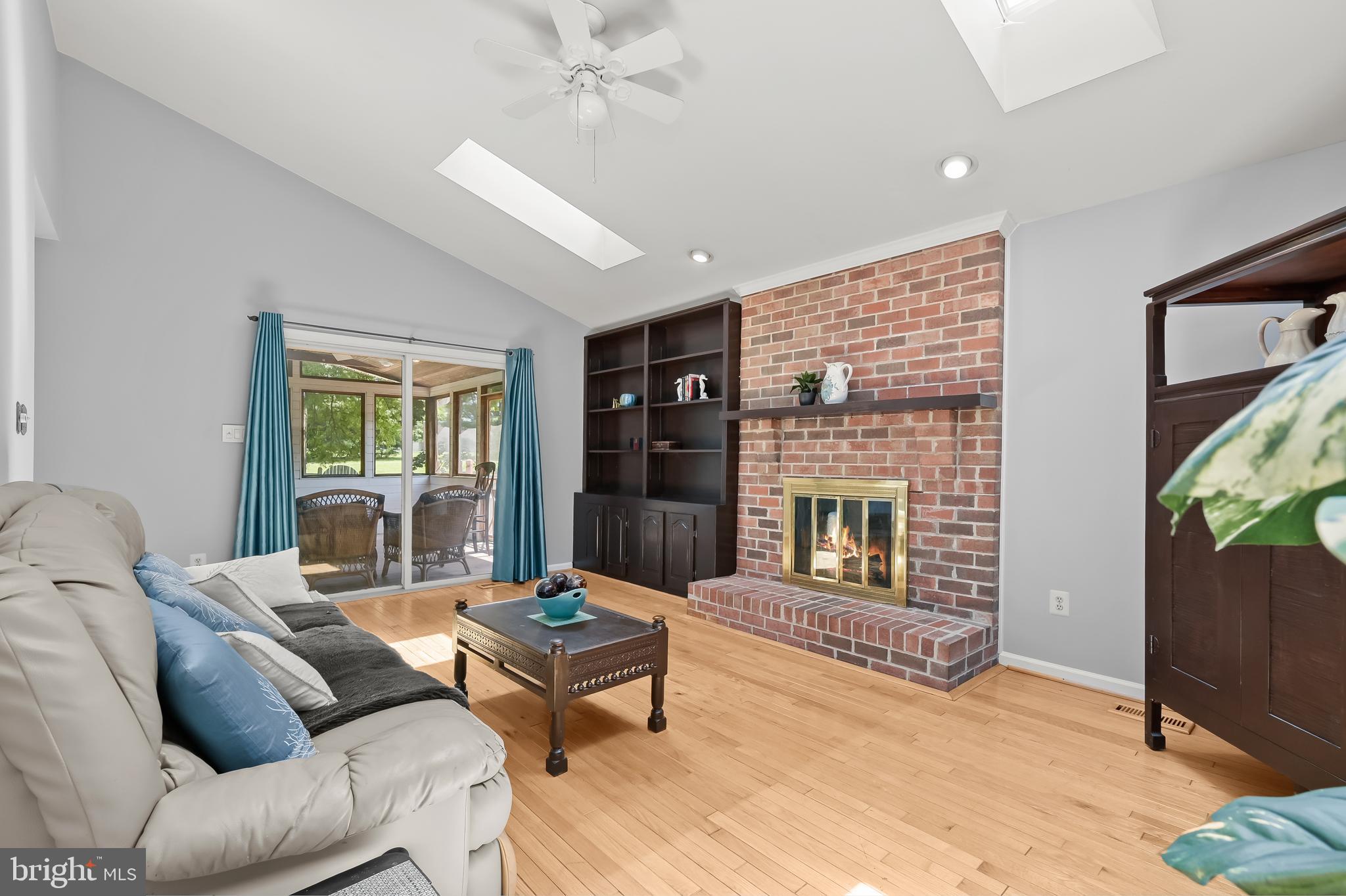 BROOKVILLE KNOLLS - Residential