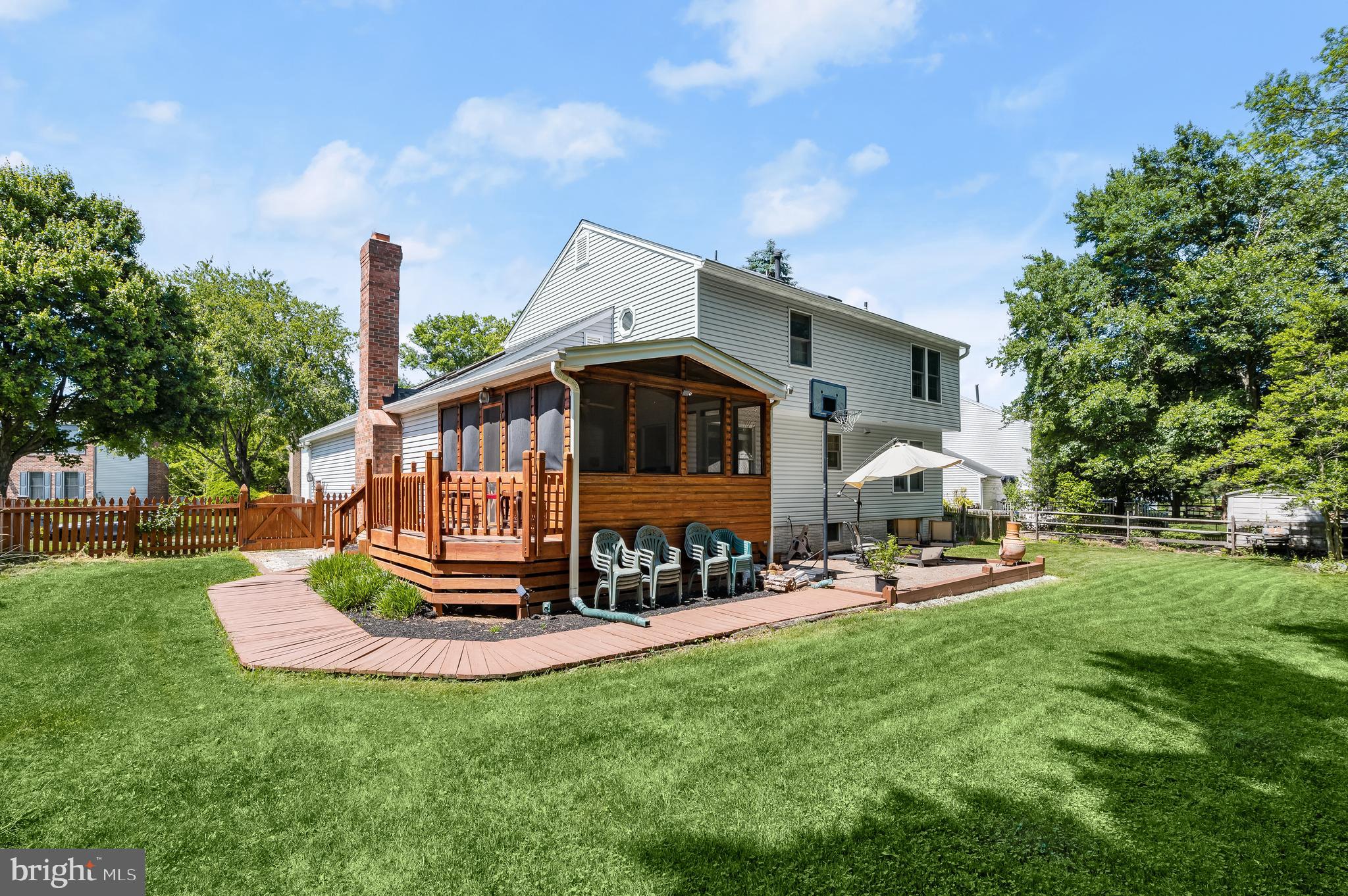 BROOKVILLE KNOLLS - Residential