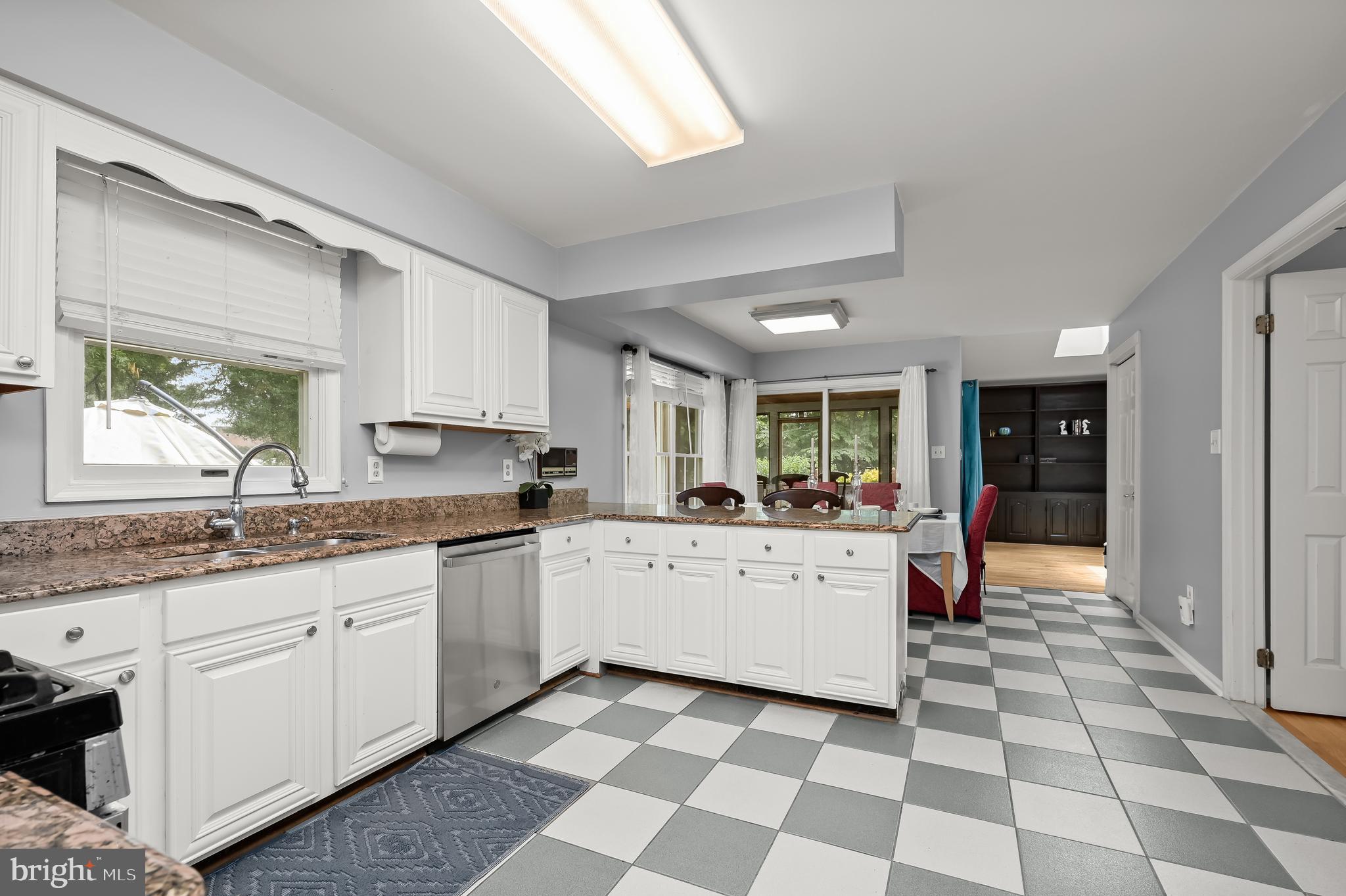 BROOKVILLE KNOLLS - Residential