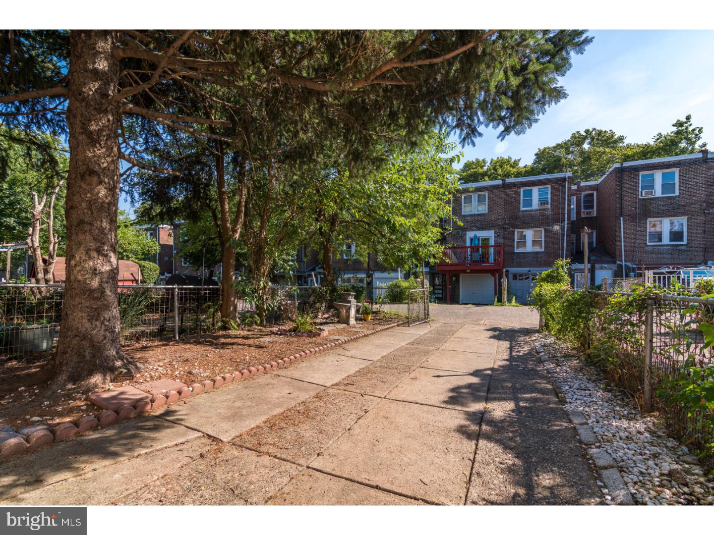 LAWNCREST - Residential