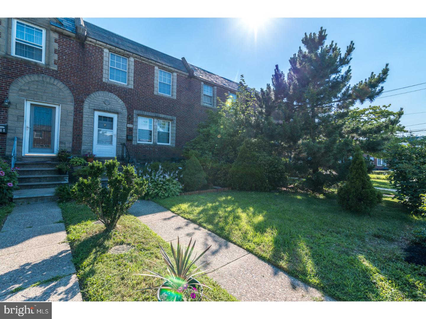 LAWNCREST - Residential