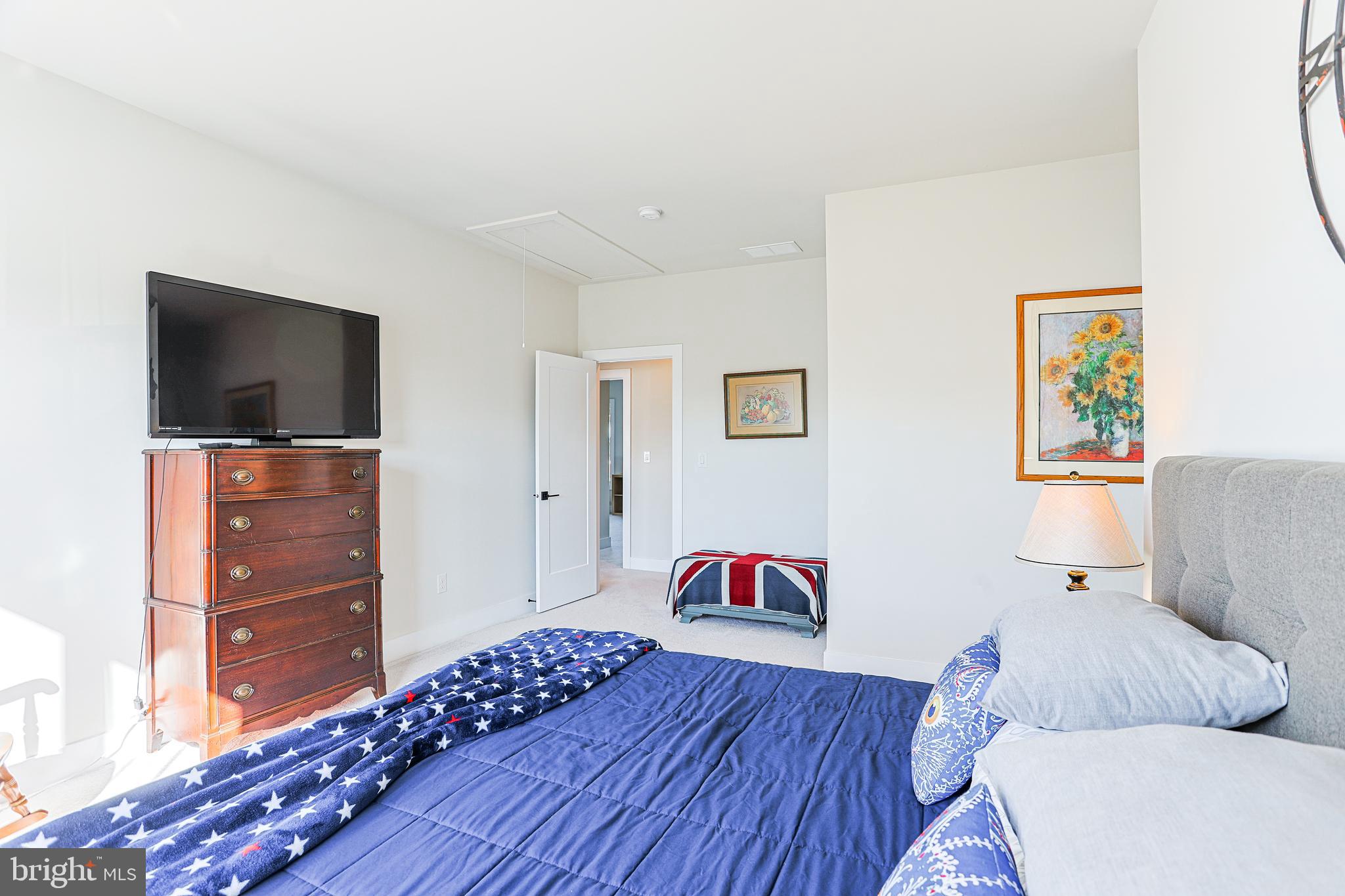 RESERVE AT CENTER SQUARE - Residential