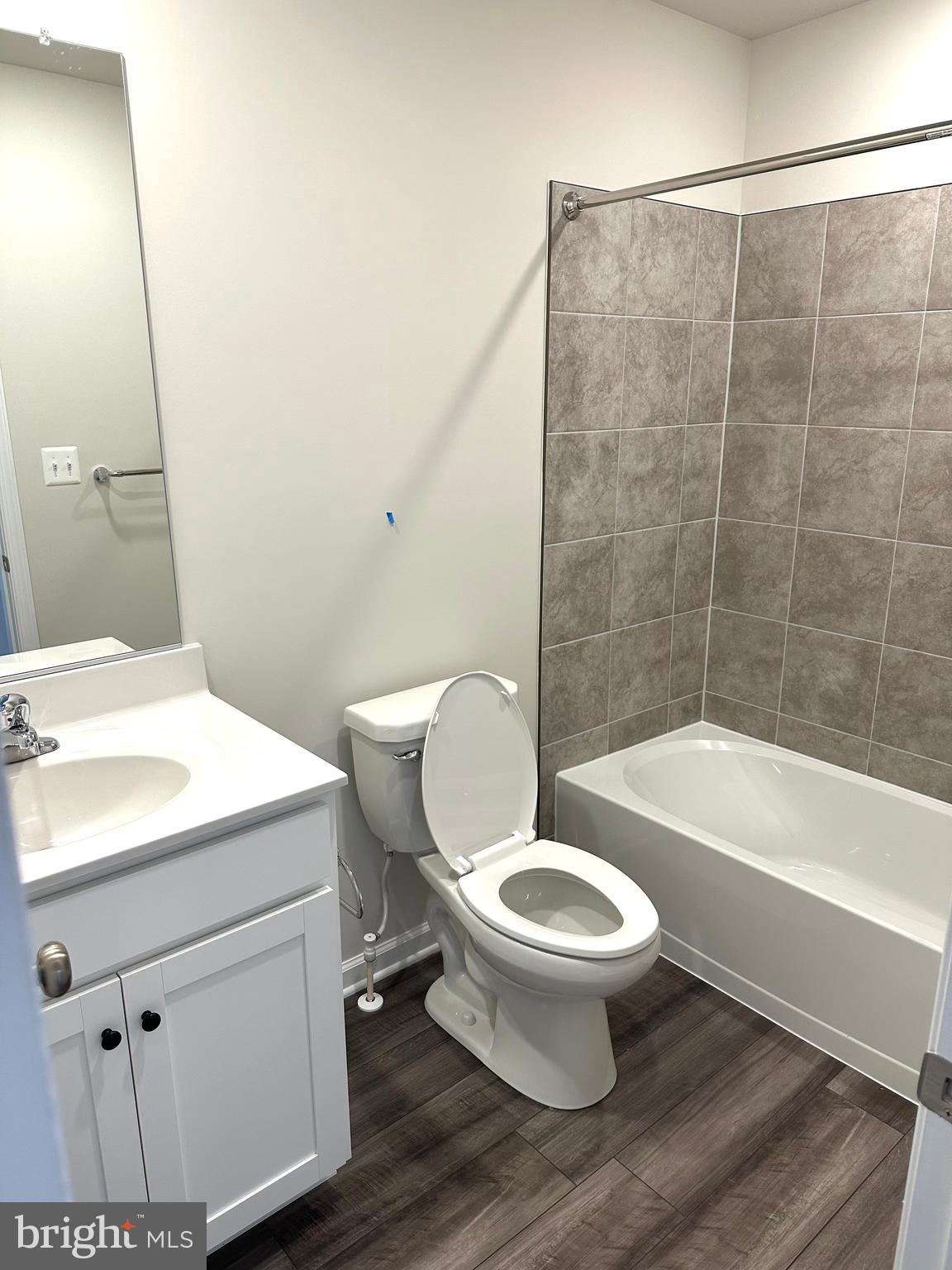 RED CLOVER MEADOWS - Residential Lease