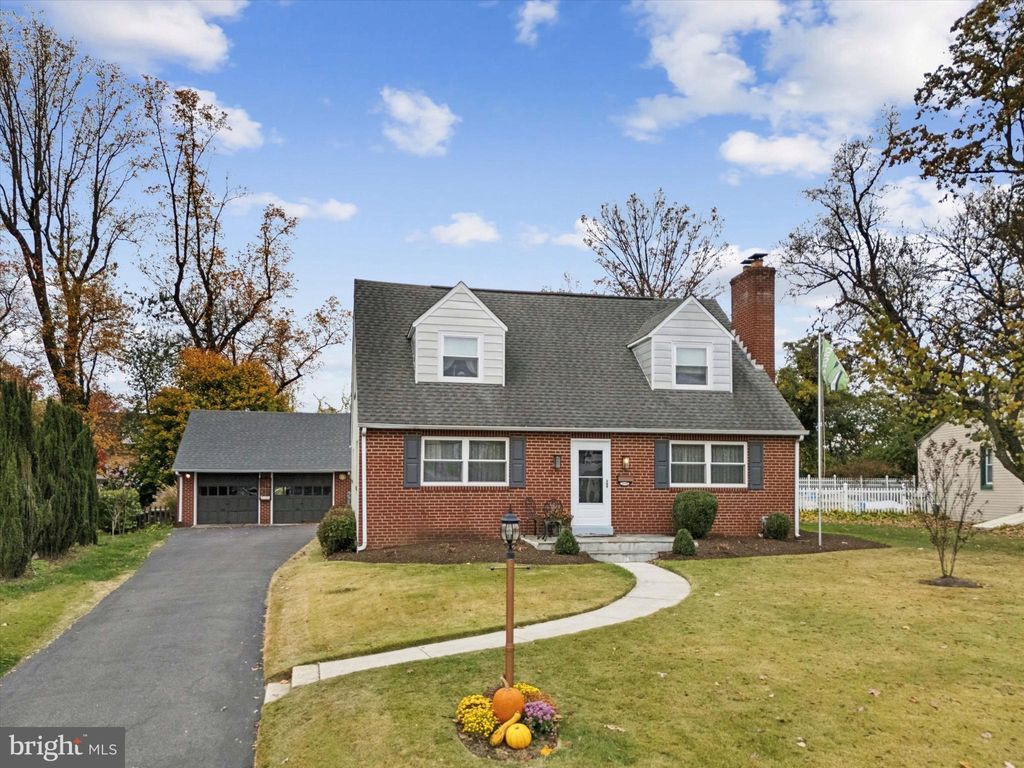 Photo of 2142 Woodlawn Avenue, GLENSIDE, PA 19038 (MLS # PAMC2162304)