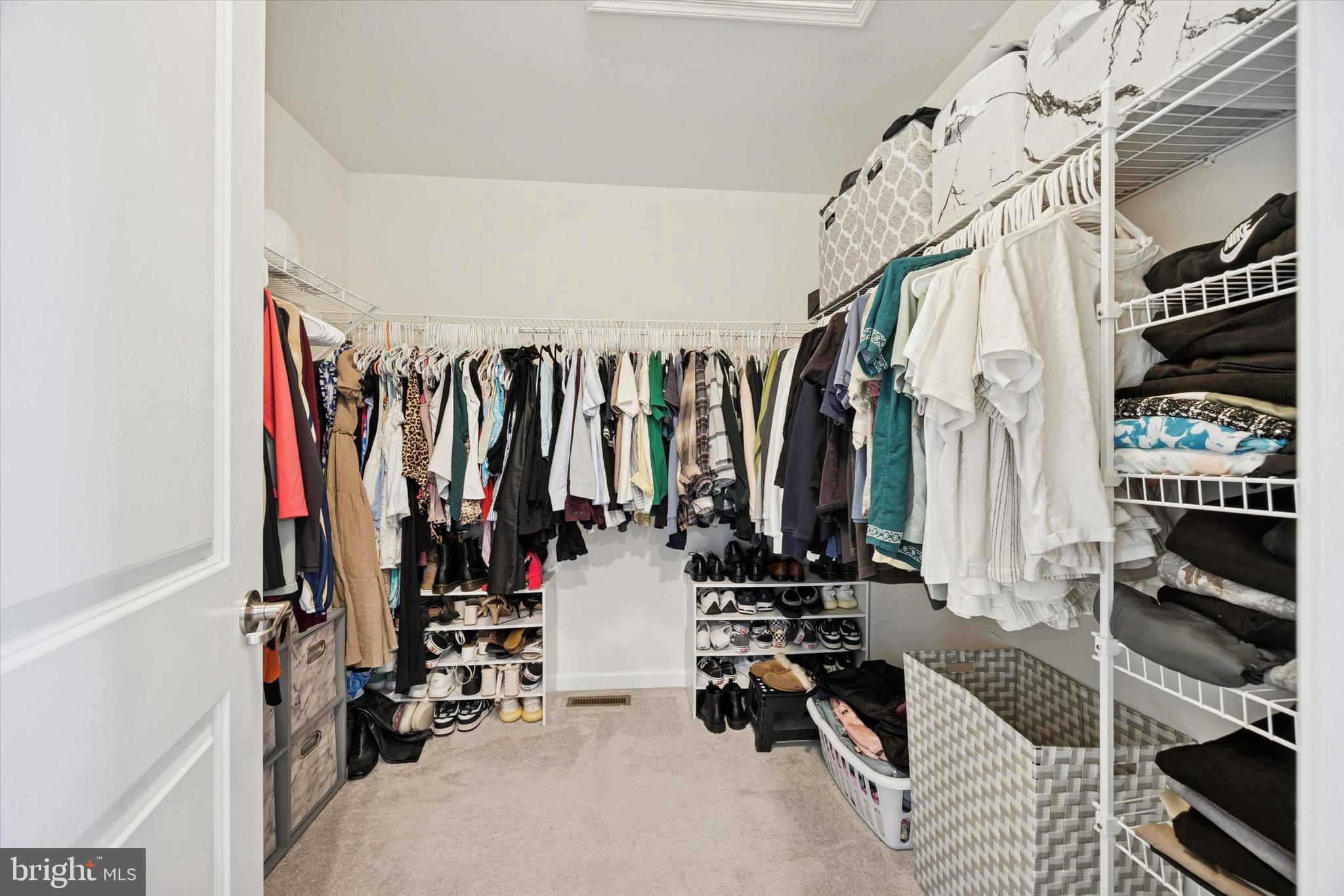 EDGEWATER - Residential