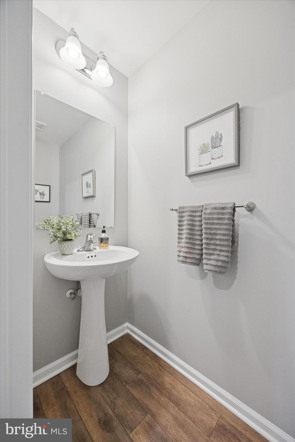 EDGEWATER - Residential