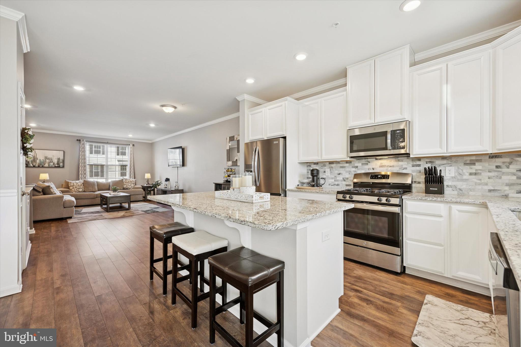 EDGEWATER - Residential