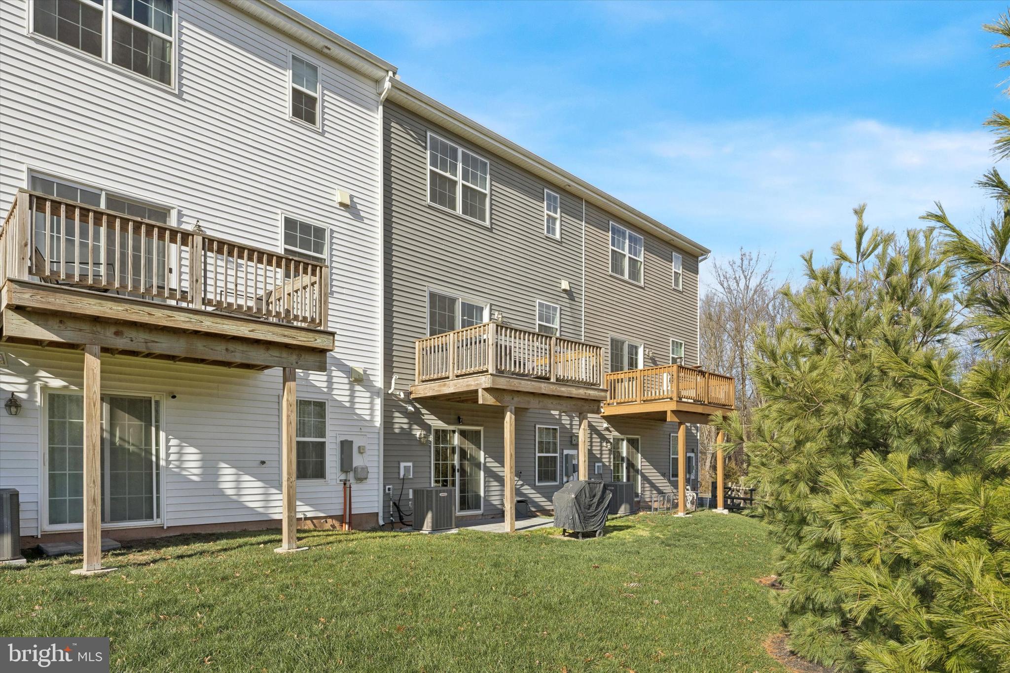 EDGEWATER - Residential