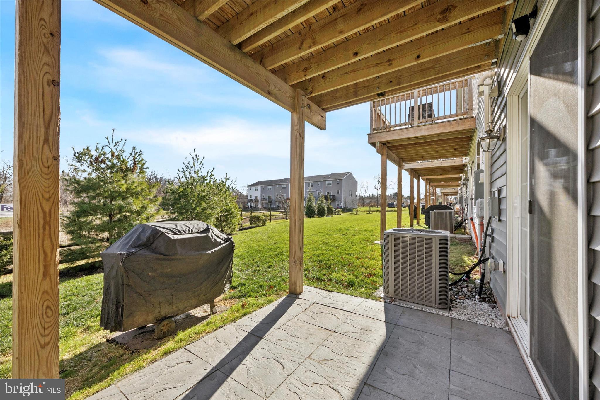 EDGEWATER - Residential